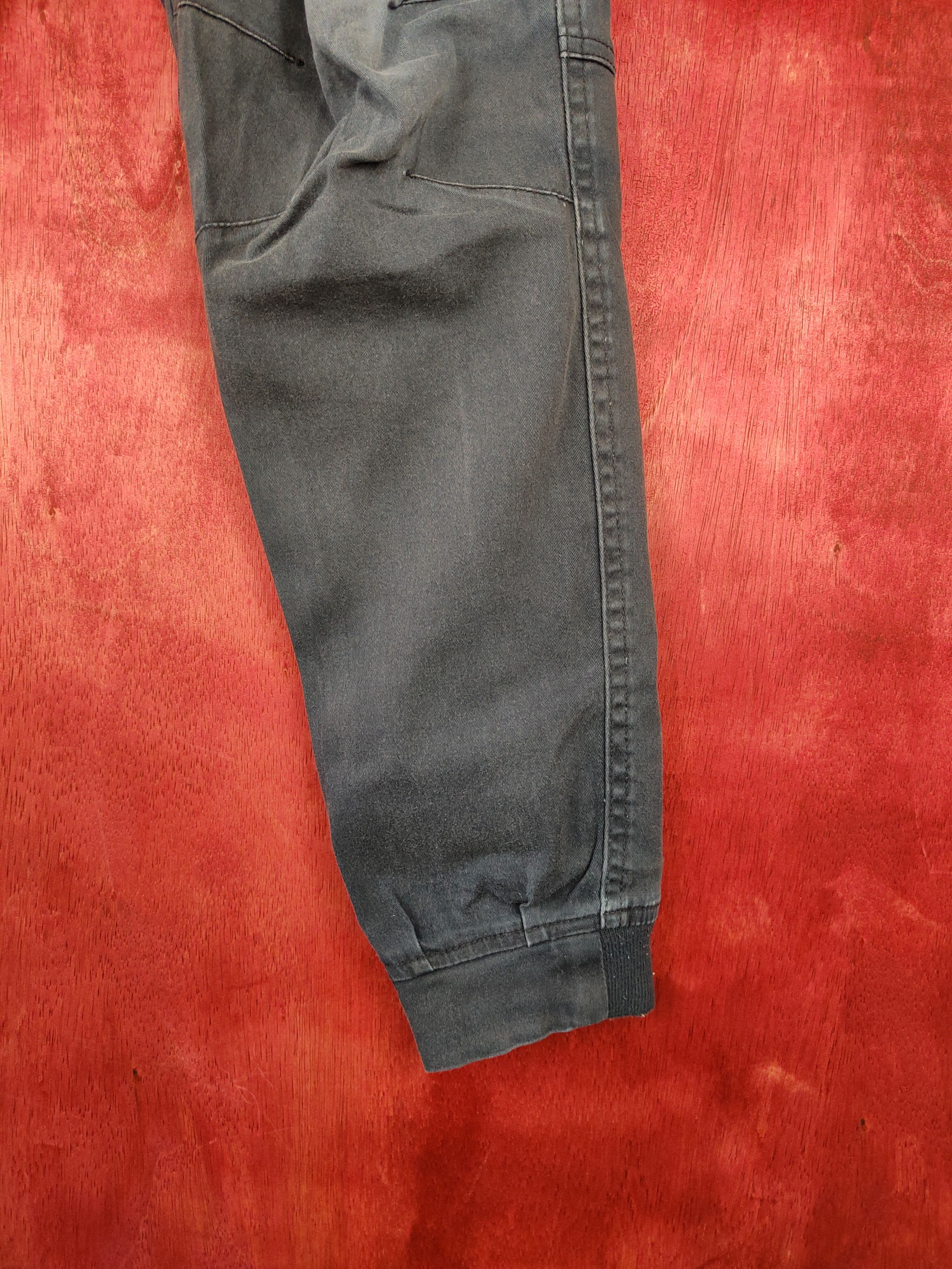 Japanese Brand Jogger Stretch faded Dark Blue utility Cargo Pants #4891 Size US 30 / EU 46 - 6 Thumbnail