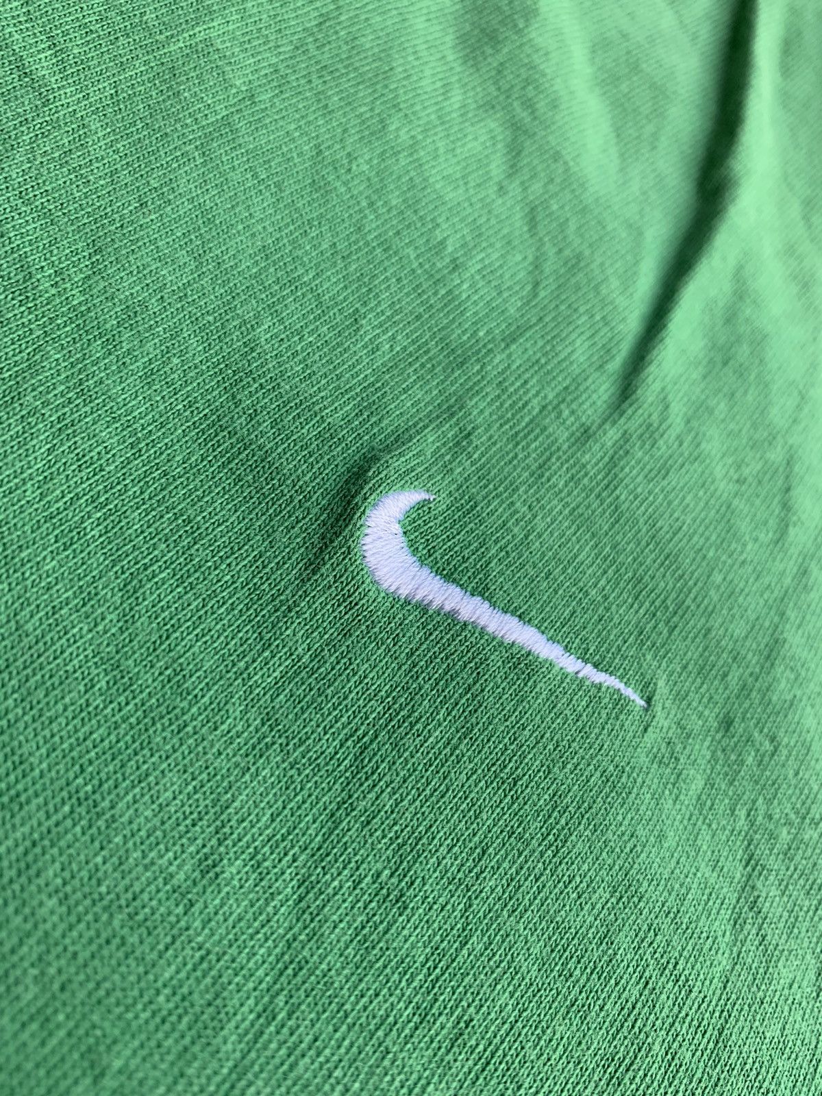 Nike Vintage Nike Small Embroided Swoosh Logo Tshirt Size US XL / EU 56 / 4 - 3 Thumbnail