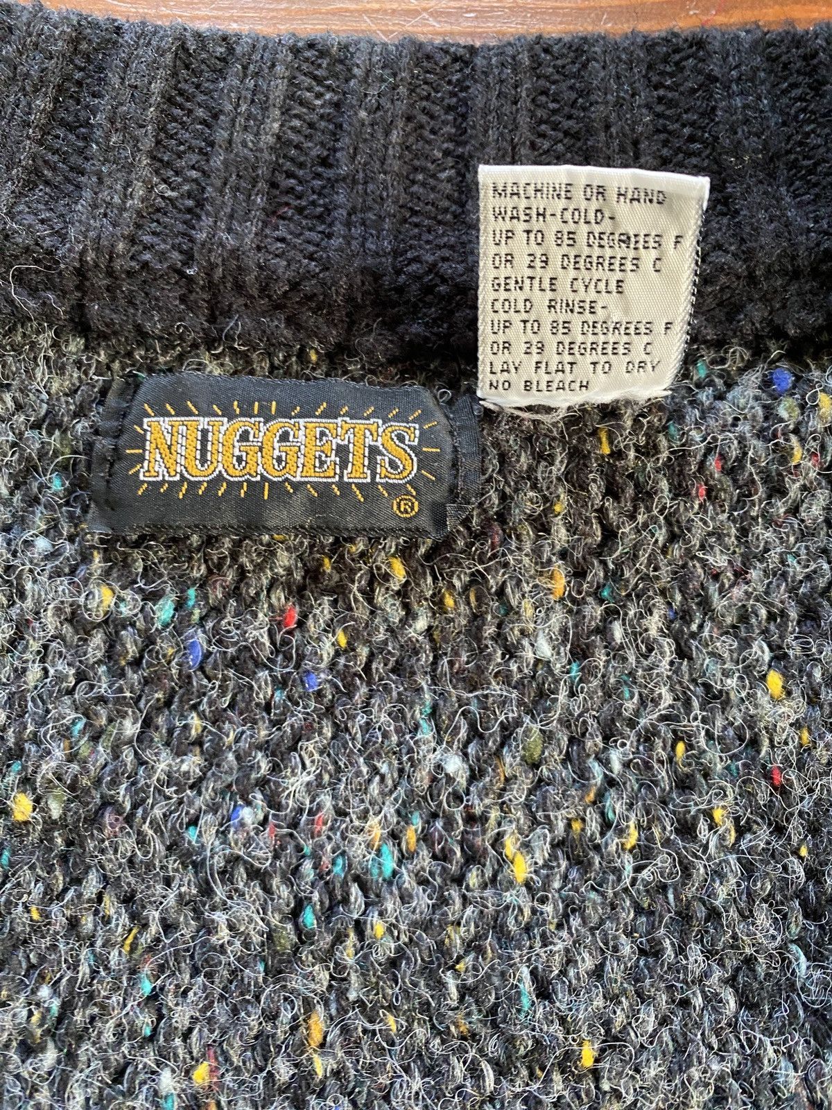 Vintage Vintage 80’s Nuggets Deep V-Neck Women’s Knit Sweater Size M / US 6-8 / IT 42-44 - 5 Thumbnail