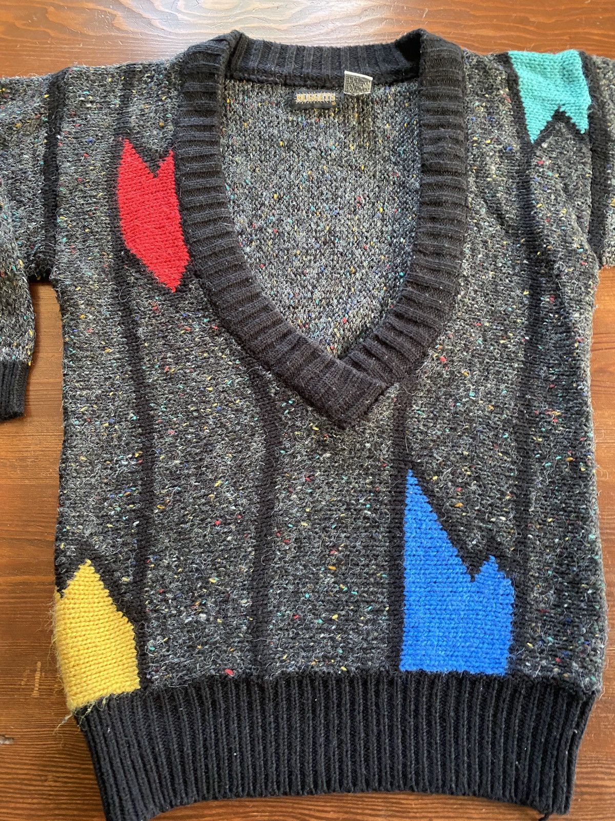 Vintage Vintage 80’s Nuggets Deep V-Neck Women’s Knit Sweater Size M / US 6-8 / IT 42-44 - 3 Thumbnail