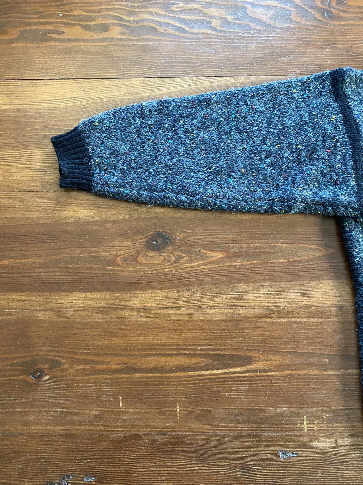 Vintage Vintage 80’s Nuggets Deep V-Neck Women’s Knit Sweater Size M / US 6-8 / IT 42-44 - 12 Thumbnail