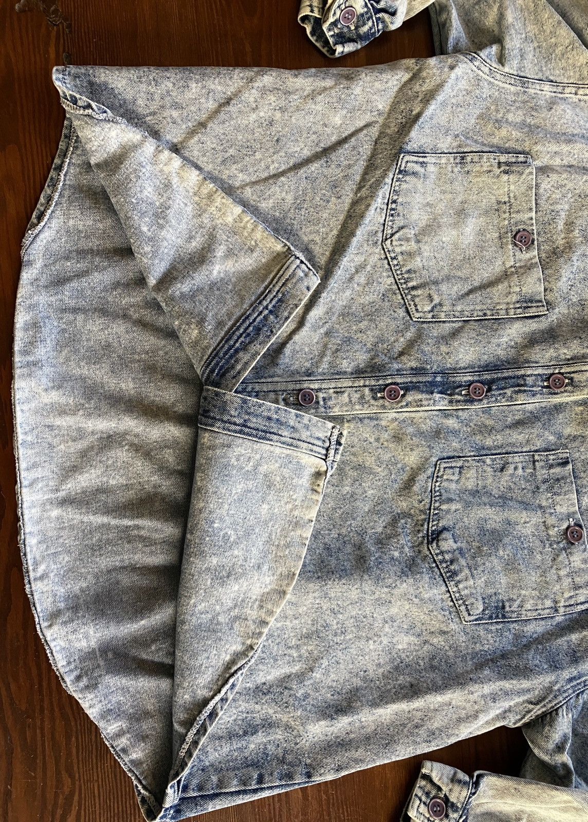 Vintage Vintage 80’s Acid Wash Women’s Long Sleeve Denim Button Up Size L / US 10 / IT 46 - 5 Thumbnail