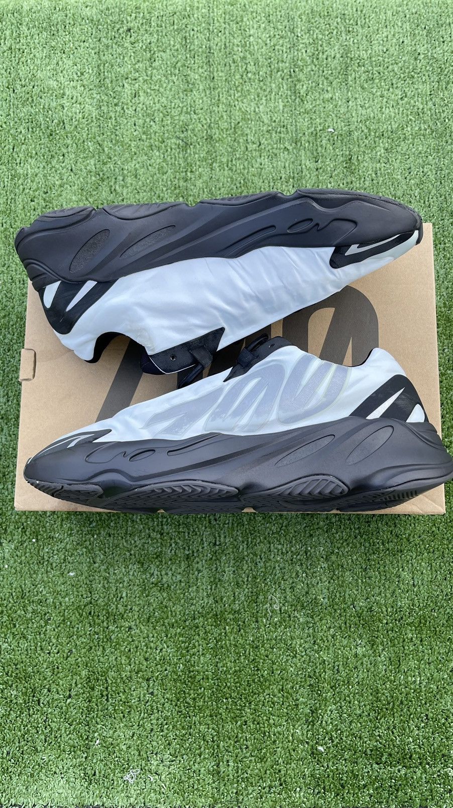 yeezy 700 blue mnvn