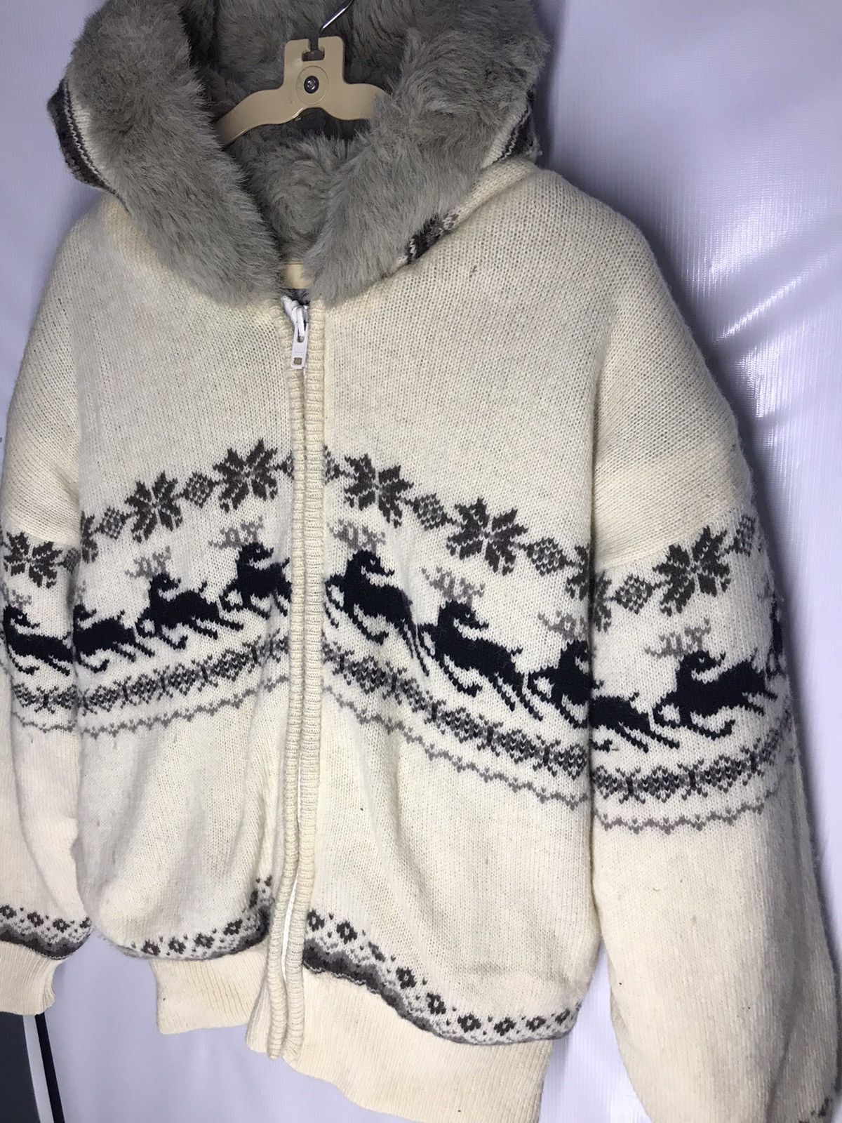 Vintage Vintage knitwear printed jacket fur hoodie by rio brothers Size US M / EU 48-50 / 2 - 6 Thumbnail