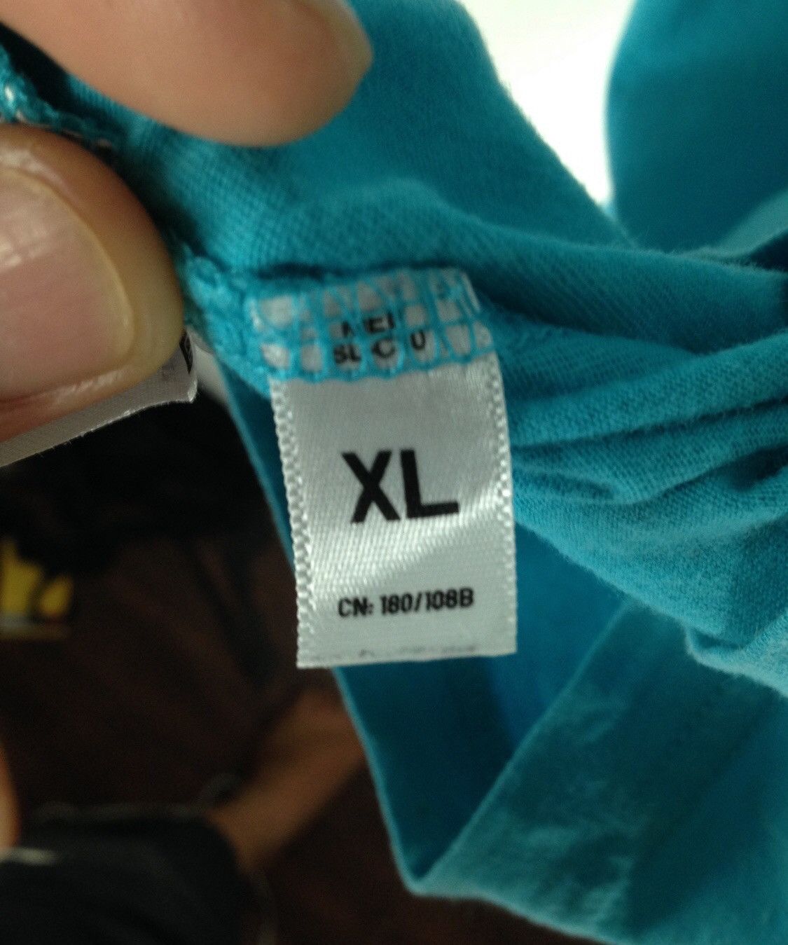 One Piece × Uniqlo luffy zoro nami usopp sanji chopper robin franky brook Size US XL / EU 56 / 4 - 10 Thumbnail