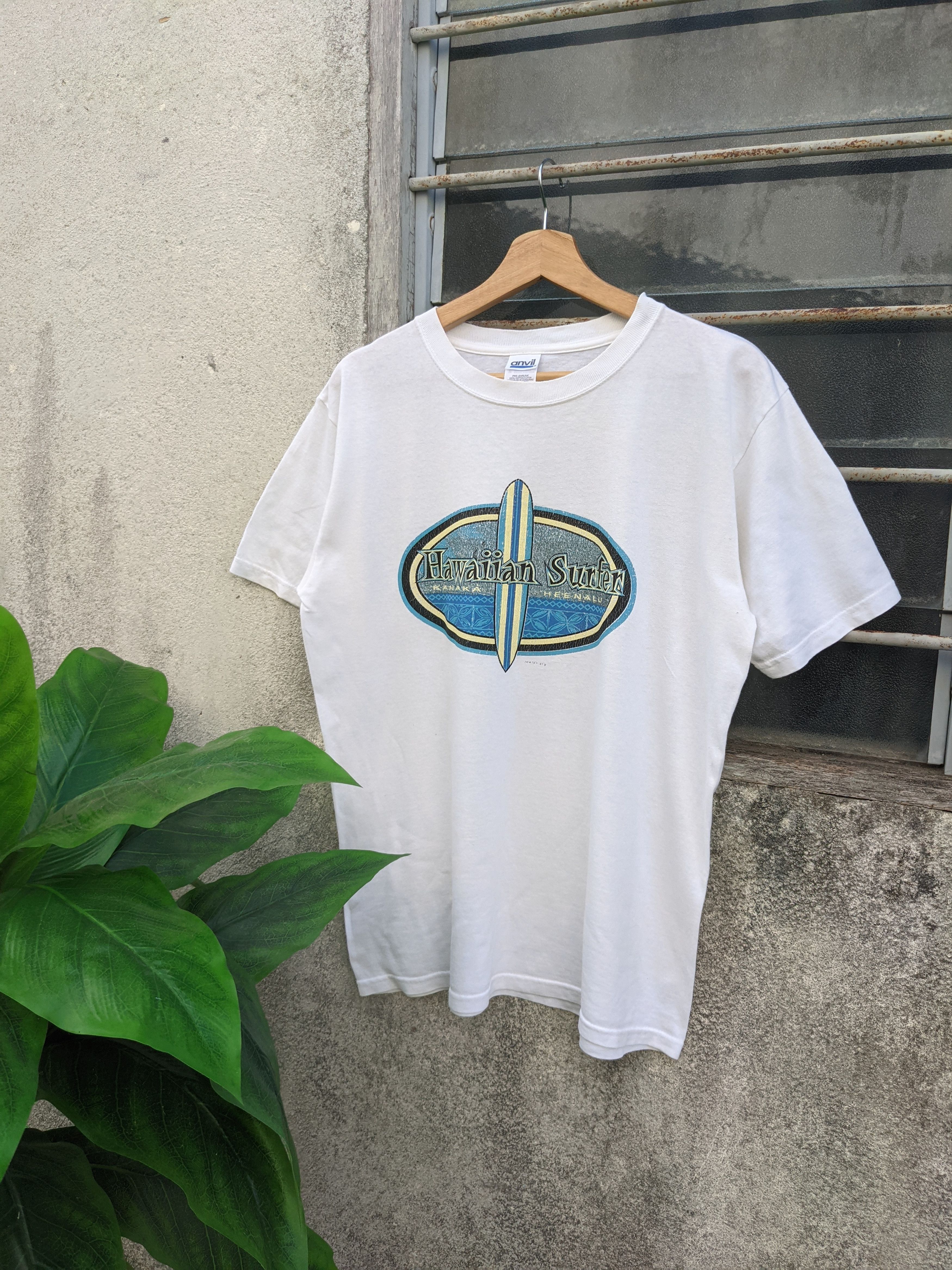 Anvil × Vintage Vintage 90's Hawaiian Surfer Kanaka Heenalu Size US M / EU 48-50 / 2 - 1 Thumbnail