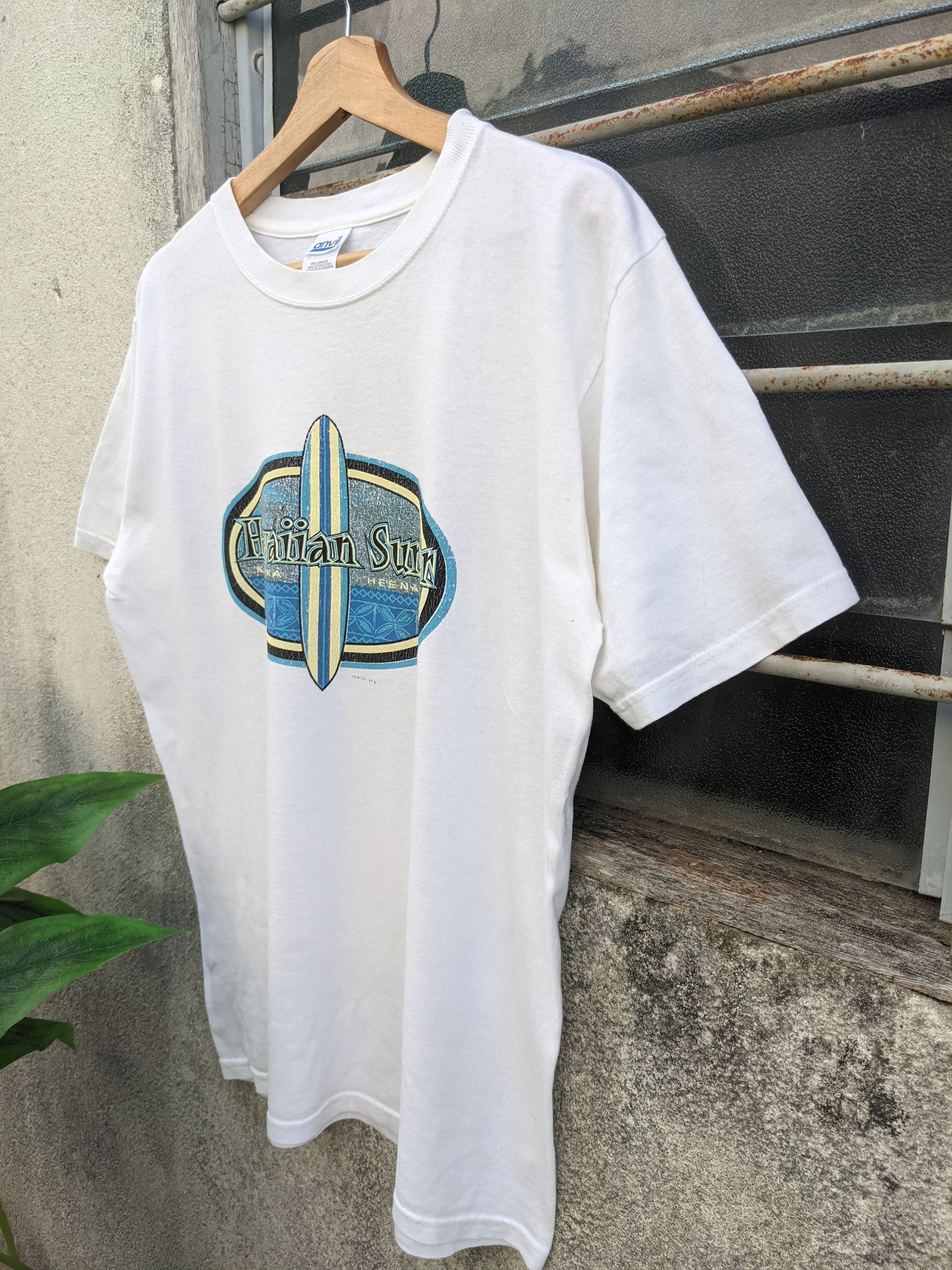 Anvil × Vintage Vintage 90's Hawaiian Surfer Kanaka Heenalu Size US M / EU 48-50 / 2 - 4 Thumbnail