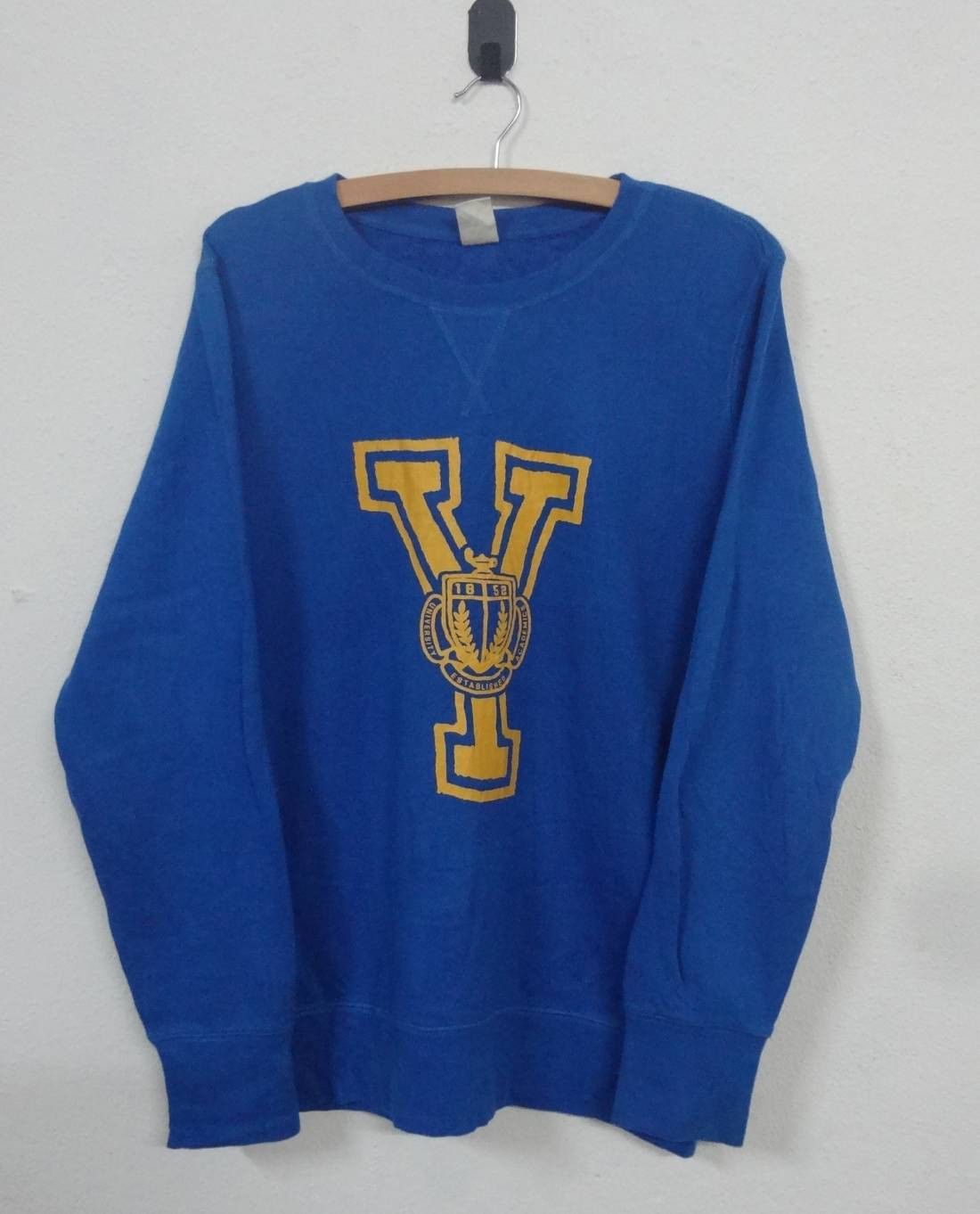 Uniqlo University Established Academic Size US XL / EU 56 / 4 - 1 Thumbnail