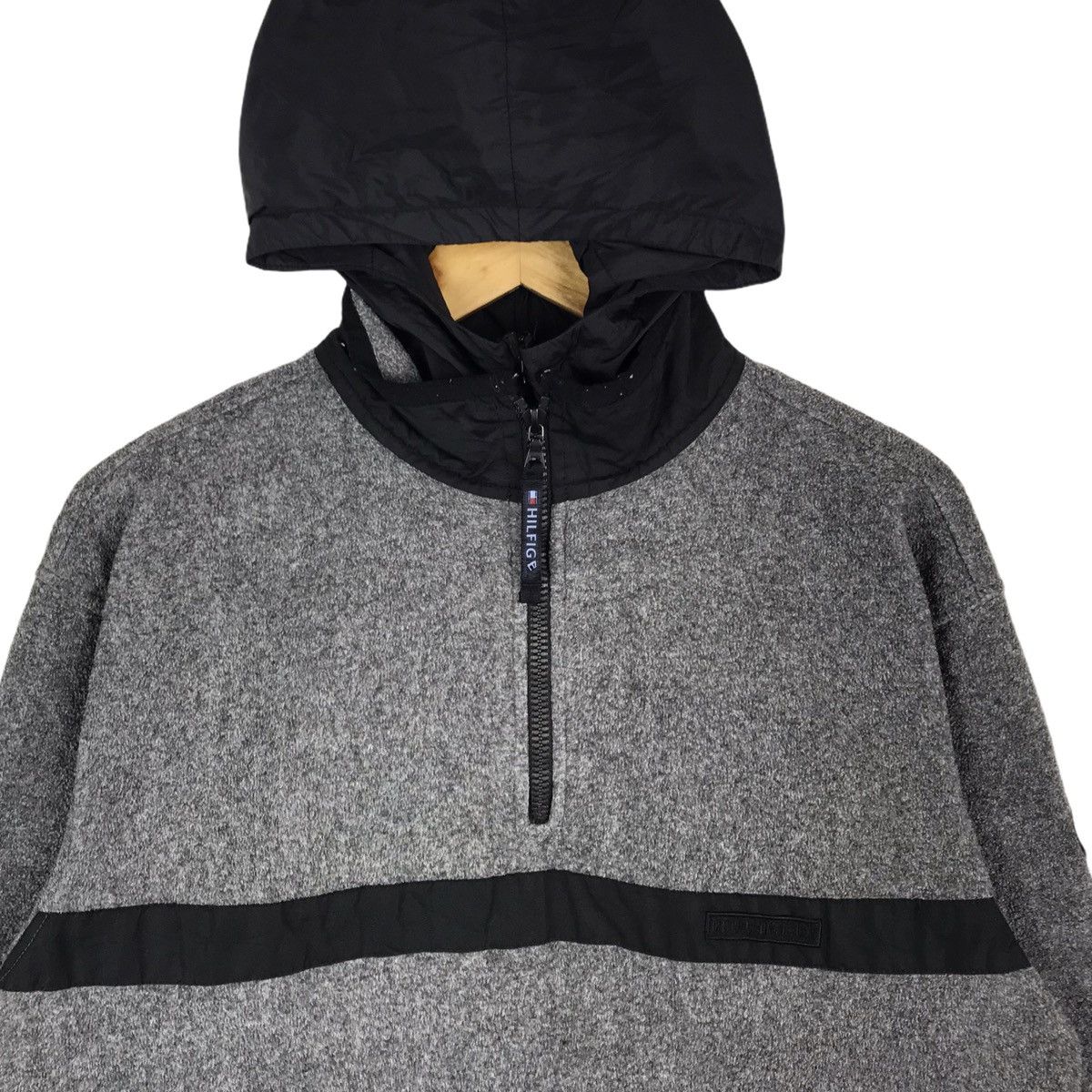 Tommy Hilfiger Vintage Tommy Hilfiger Mountain Rescue Fleece Sweatshirt Size US M / EU 48-50 / 2 - 2 Thumbnail