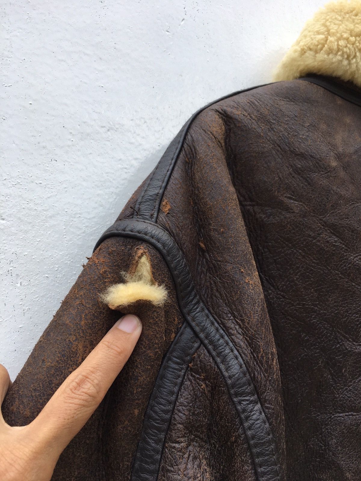 Vintage Vintage Genuine Shearling Brown Sheepskin Leather Jacket Size US L / EU 52-54 / 3 - 10 Thumbnail