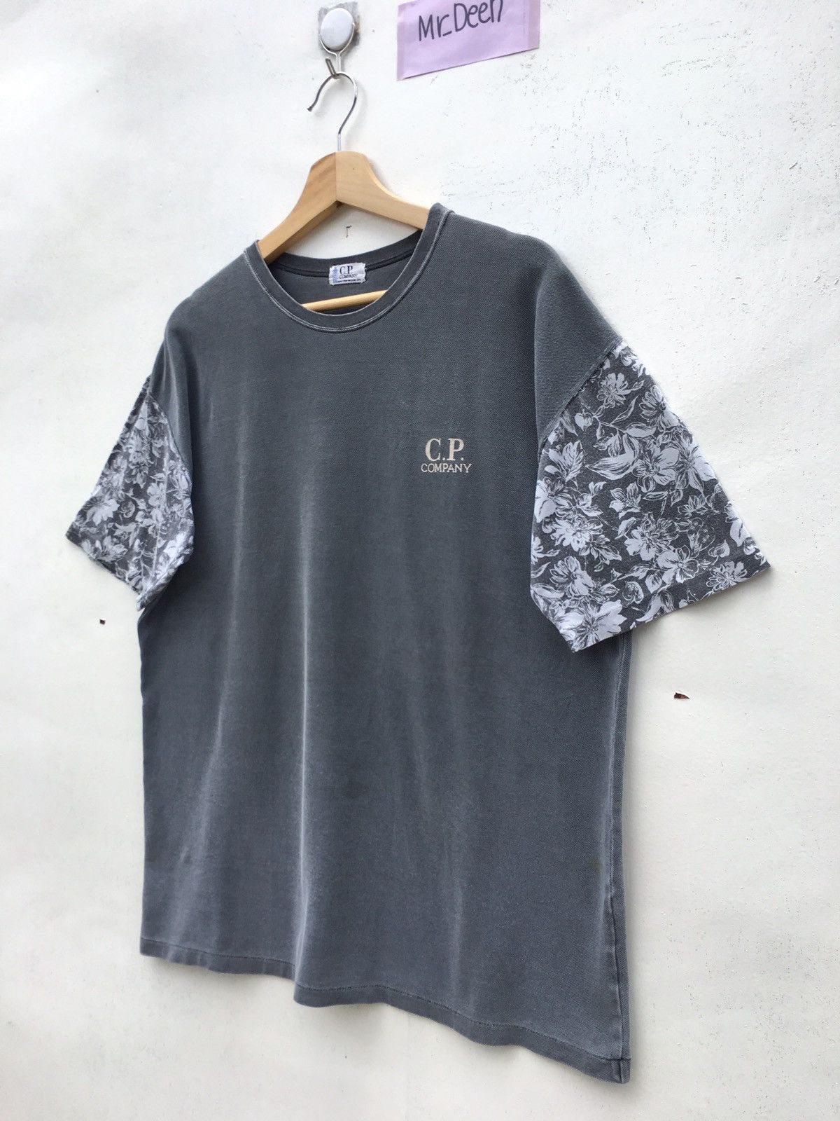 C.P. Company Vintage C.P Company Floral Sleeves Rare Design Tshirt Size US M / EU 48-50 / 2 - 4 Thumbnail