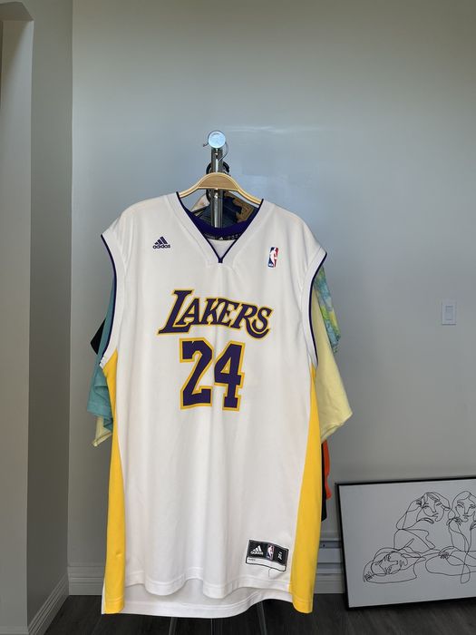 Adidas Stitched Kobe Bryant 24 Lakers Jersey Size Large 