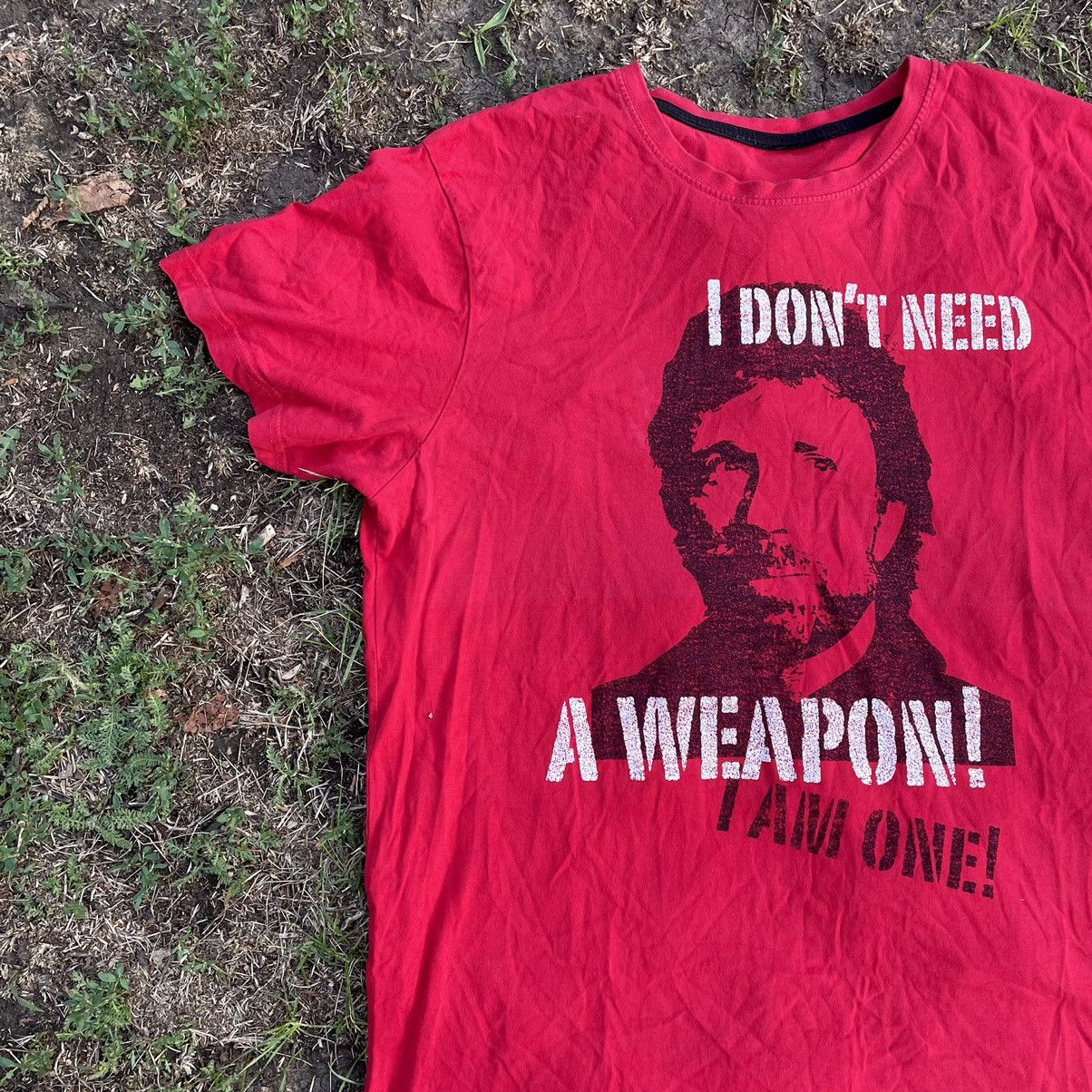 Vintage Vintage Y2K Tee Don Need Weapon Face Art Print M Size US M / EU 48-50 / 2 - 2 Thumbnail