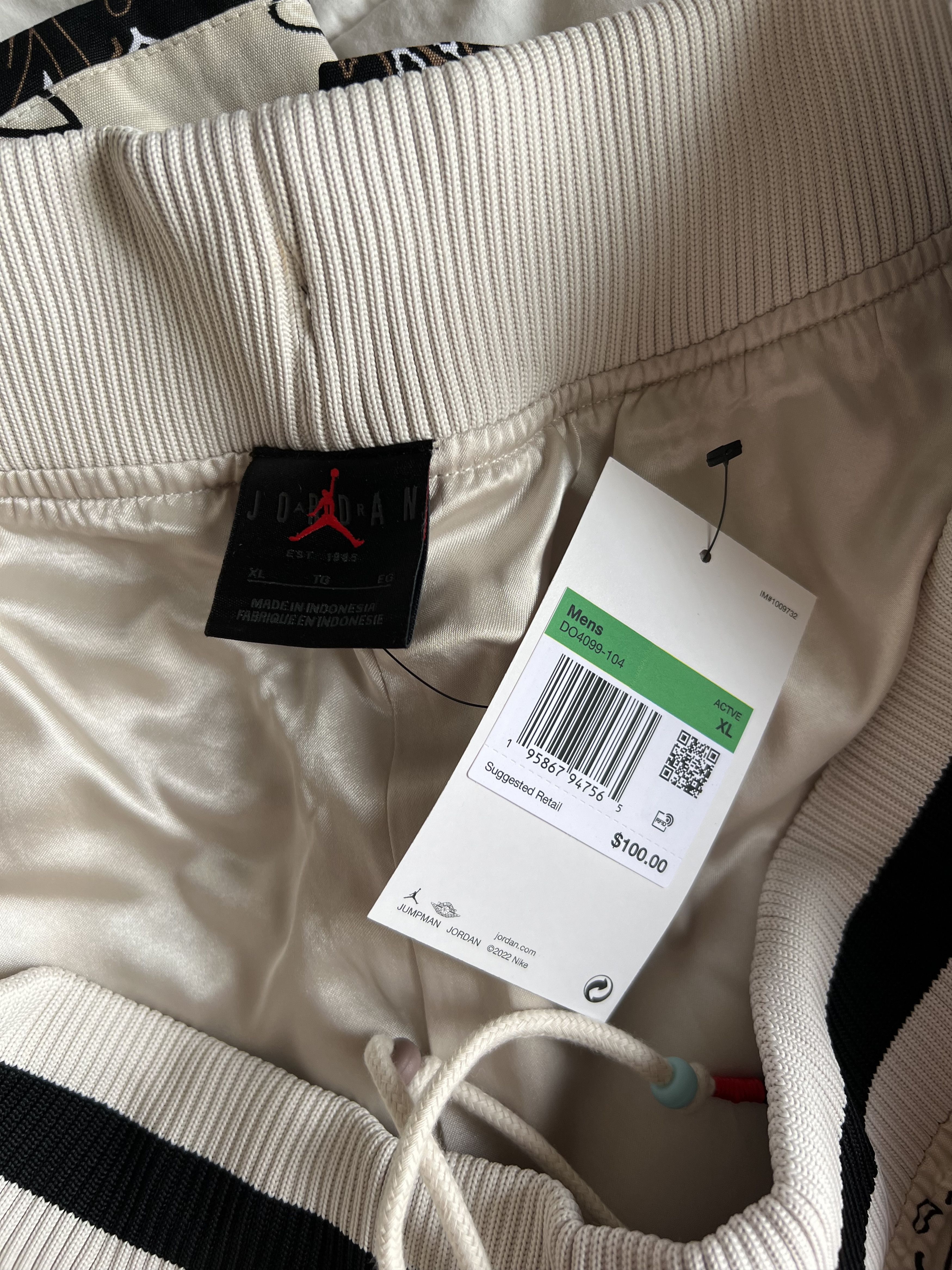 Jordan Brand × Travis Scott Jordan Travis Scott Paisley Shorts in White Size US 36 / EU 52 - 6 Thumbnail