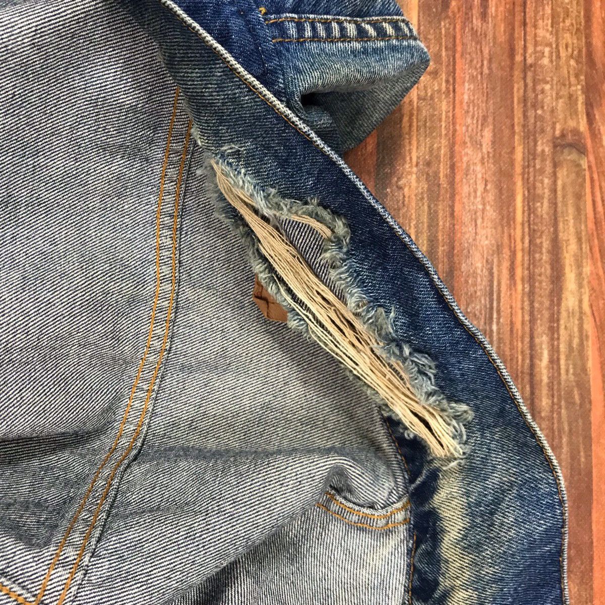 Levi's × Levi's Vintage Clothing Vintage Levi’s Distressed Trucker Denim Jacket Size US S / EU 44-46 / 1 - 11 Thumbnail