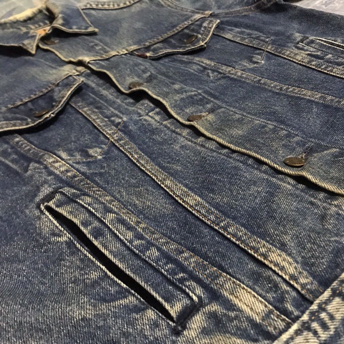 Levi's × Levi's Vintage Clothing Vintage Levi’s Distressed Trucker Denim Jacket Size US S / EU 44-46 / 1 - 12 Thumbnail
