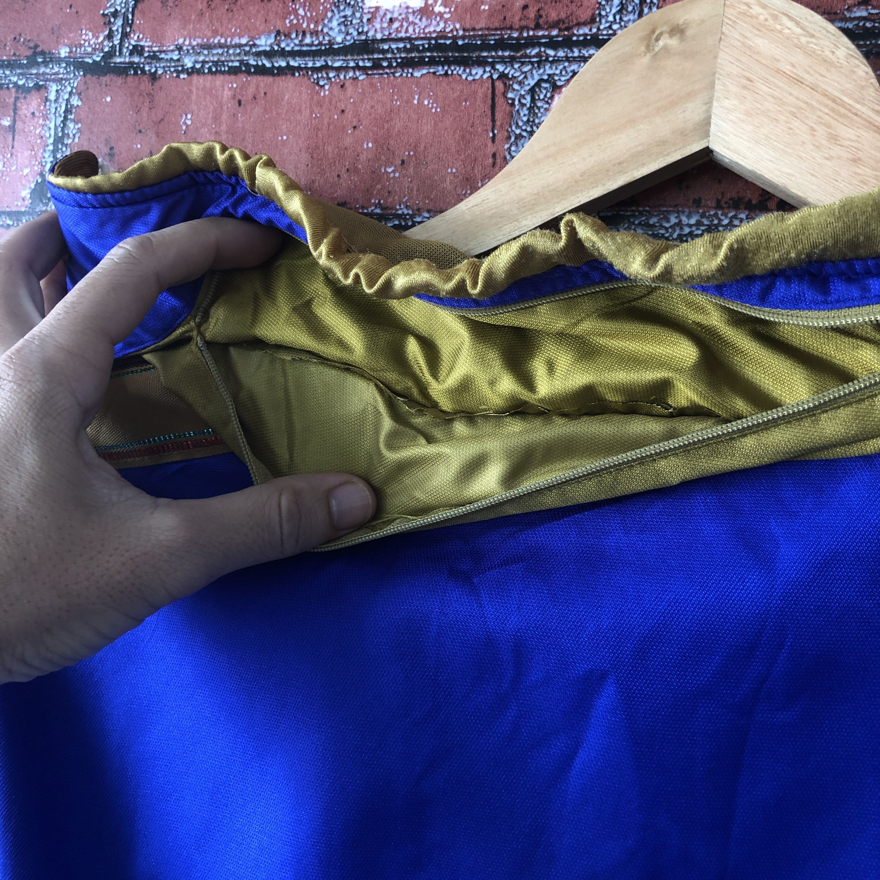 Asics Vintage Asics World Performance Light Jacket Japan L Fit M Size US M / EU 48-50 / 2 - 12 Thumbnail