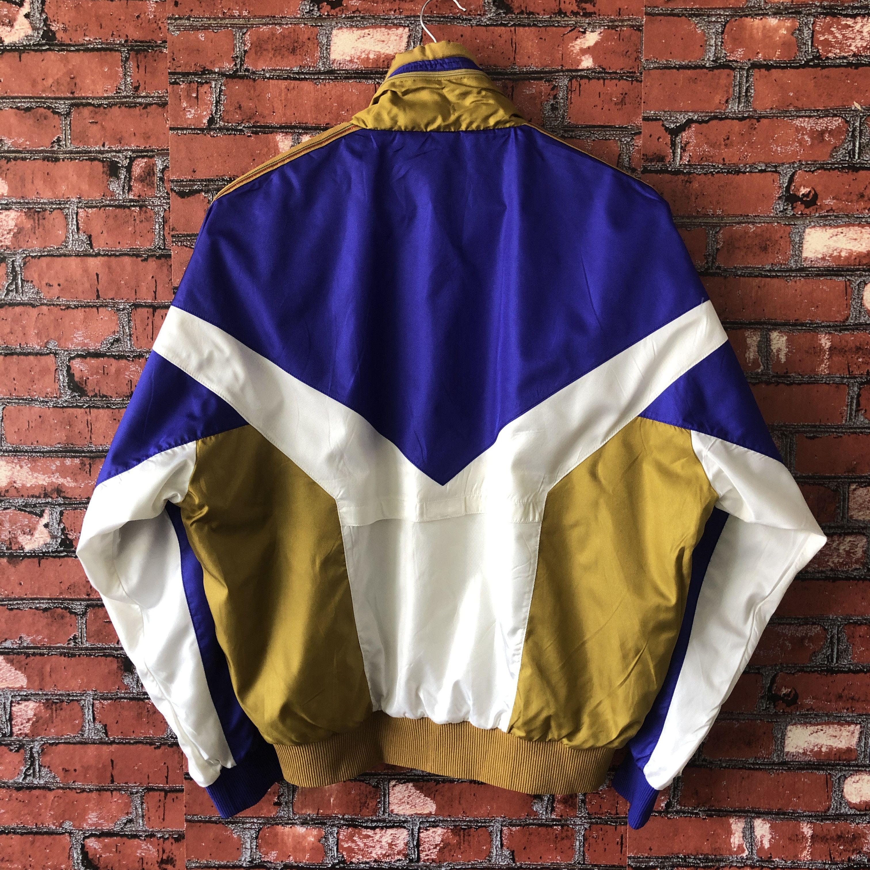 Asics Vintage Asics World Performance Light Jacket Japan L Fit M Size US M / EU 48-50 / 2 - 5 Thumbnail