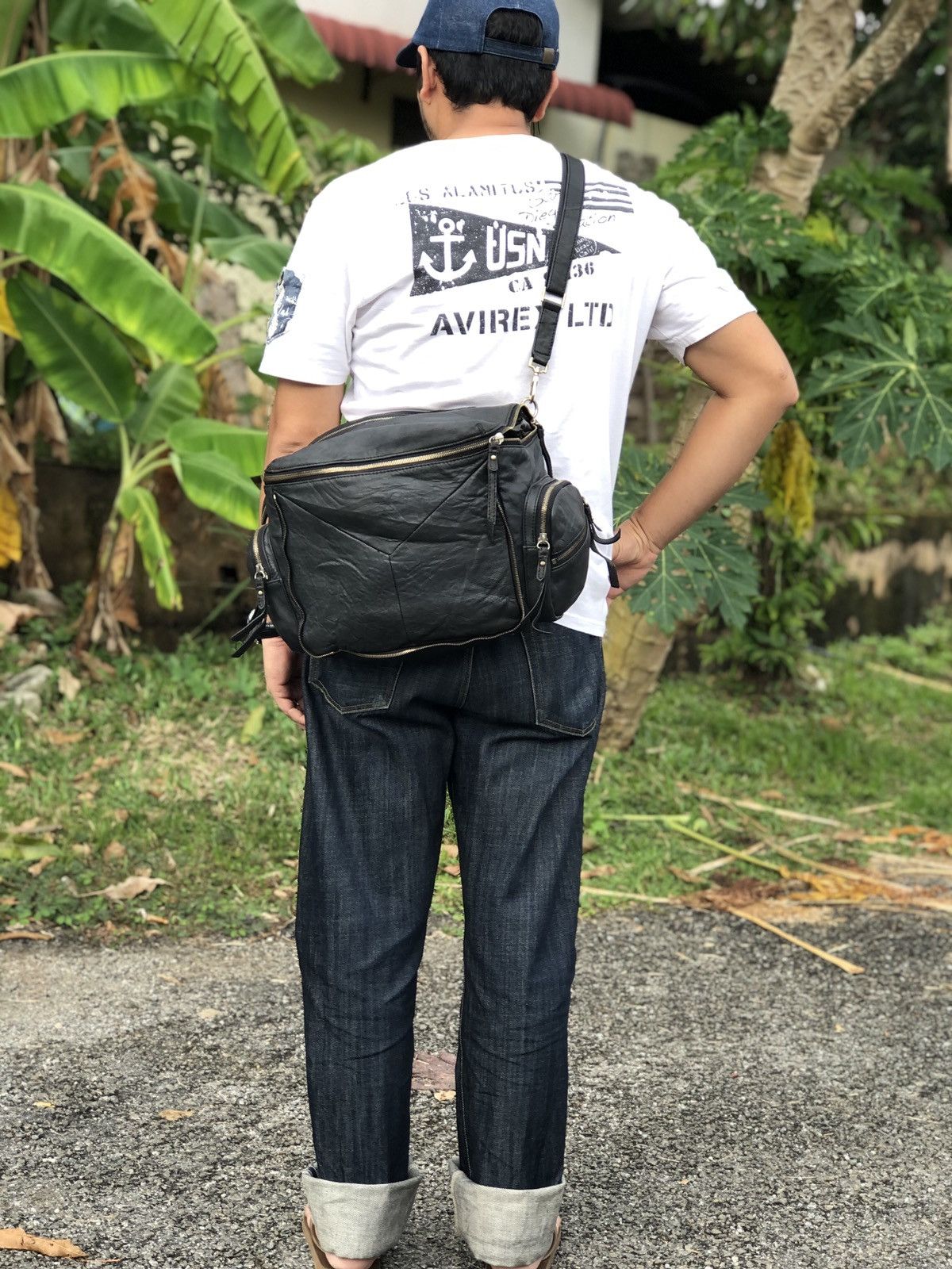 Japanese Brand Streetwear Very Rare FINN ESKER 100 leather crossbody bag Grailed