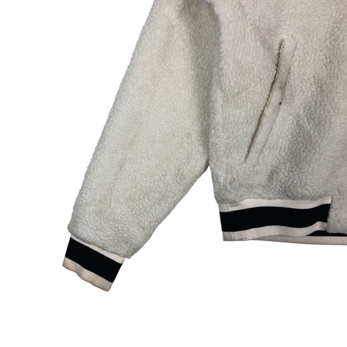 Japanese Brand RARE FLEECE JACKET NEW BALANCE STREETWEAR Y2K Size US XS / EU 42 / 0 - 3 Thumbnail