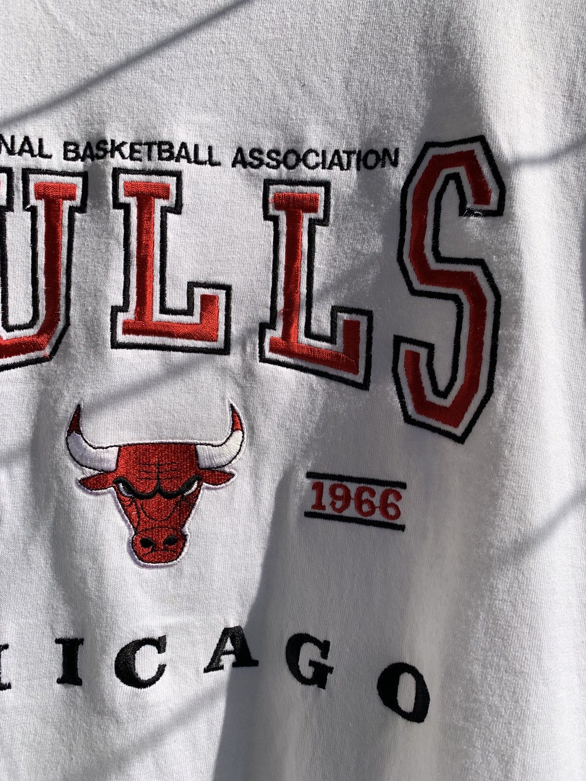 Lee 90s Vintage Lee Chicago Bulls White T-Shirt Size US L / EU 52-54 / 3 - 7 Thumbnail