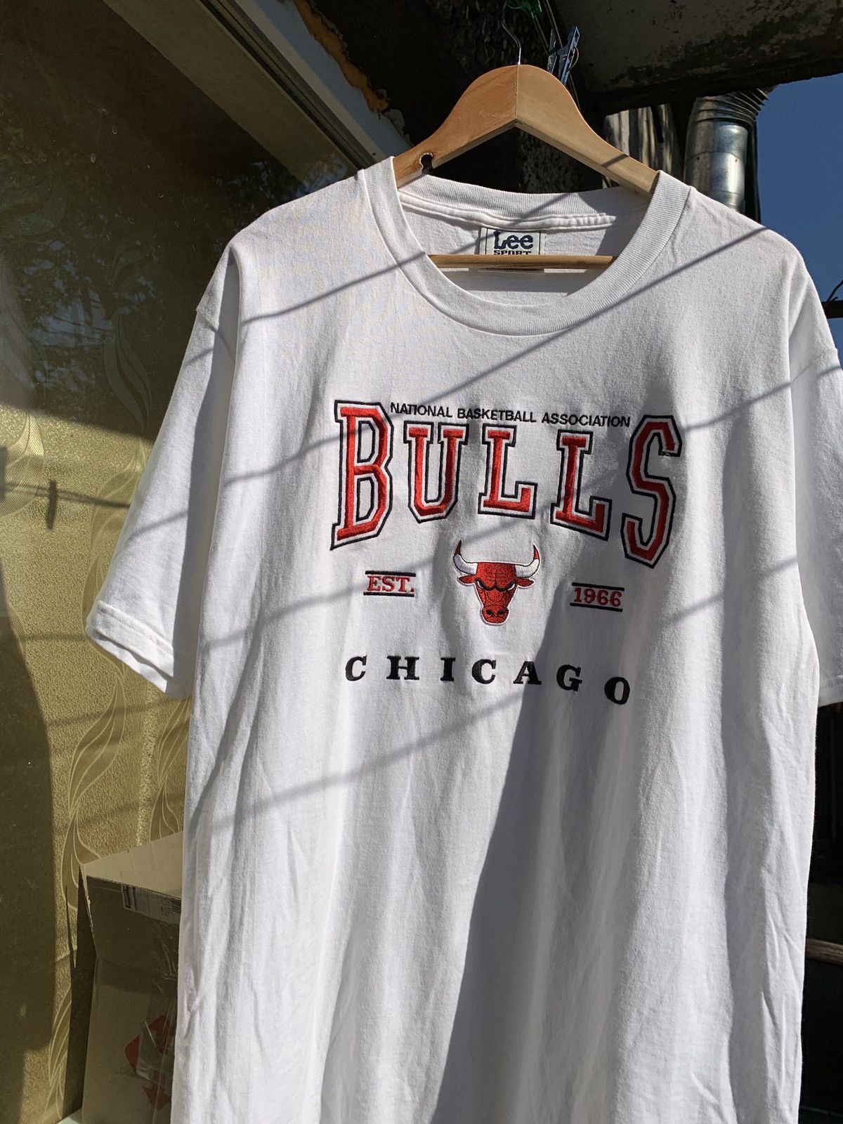 Lee 90s Vintage Lee Chicago Bulls White T-Shirt Size US L / EU 52-54 / 3 - 2 Thumbnail