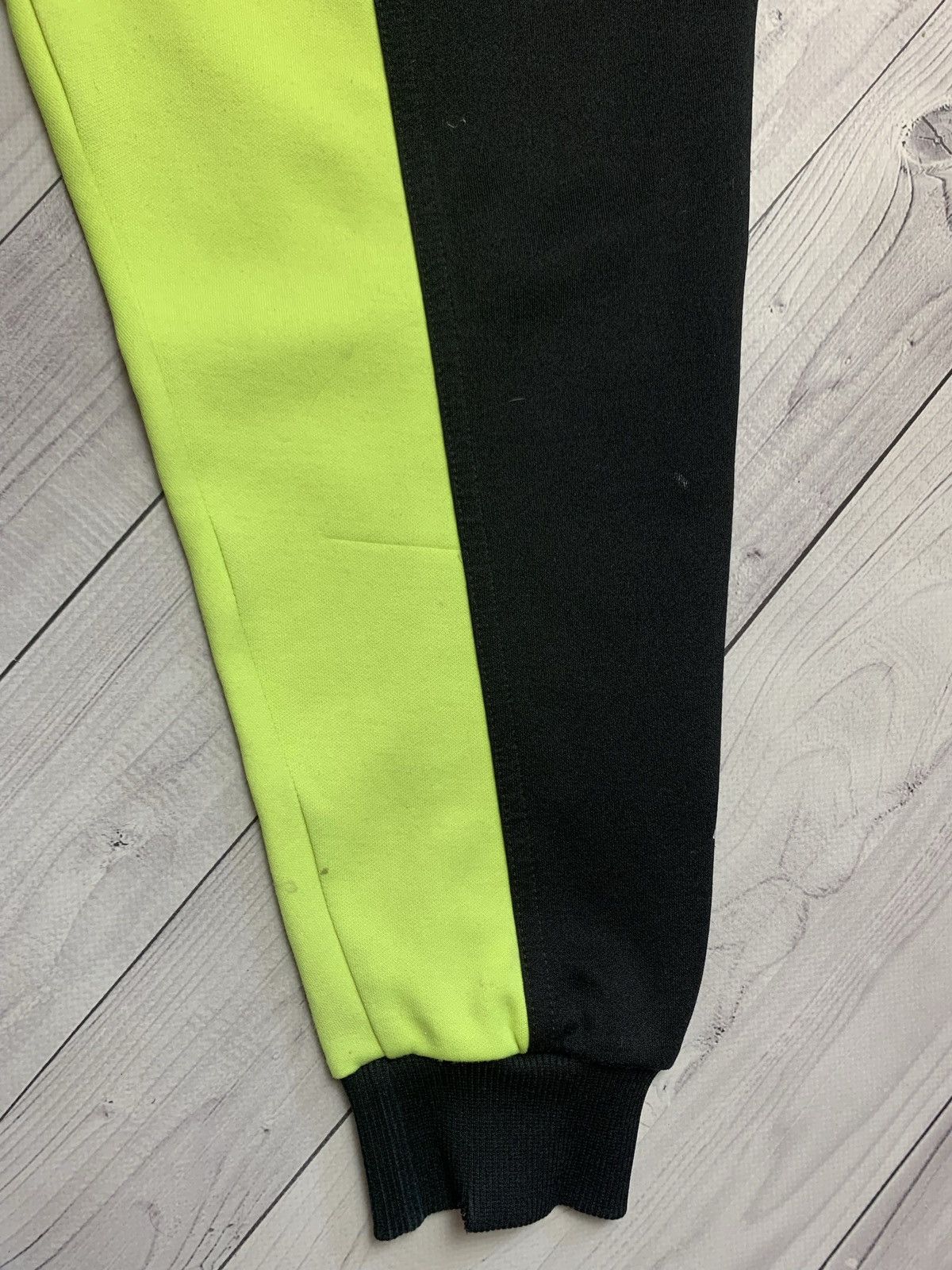 Nike × Vintage Vintage sweatshirt Nike Borussia Dortmund central logo big Size US M / EU 48-50 / 2 - 11 Thumbnail