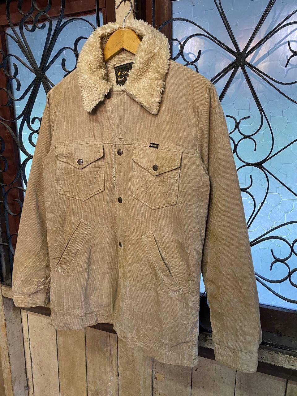 Vintage Vintage Wrangler Corduroy Sherpa Wrange Coat Size US M / EU 48-50 / 2 - 5 Thumbnail