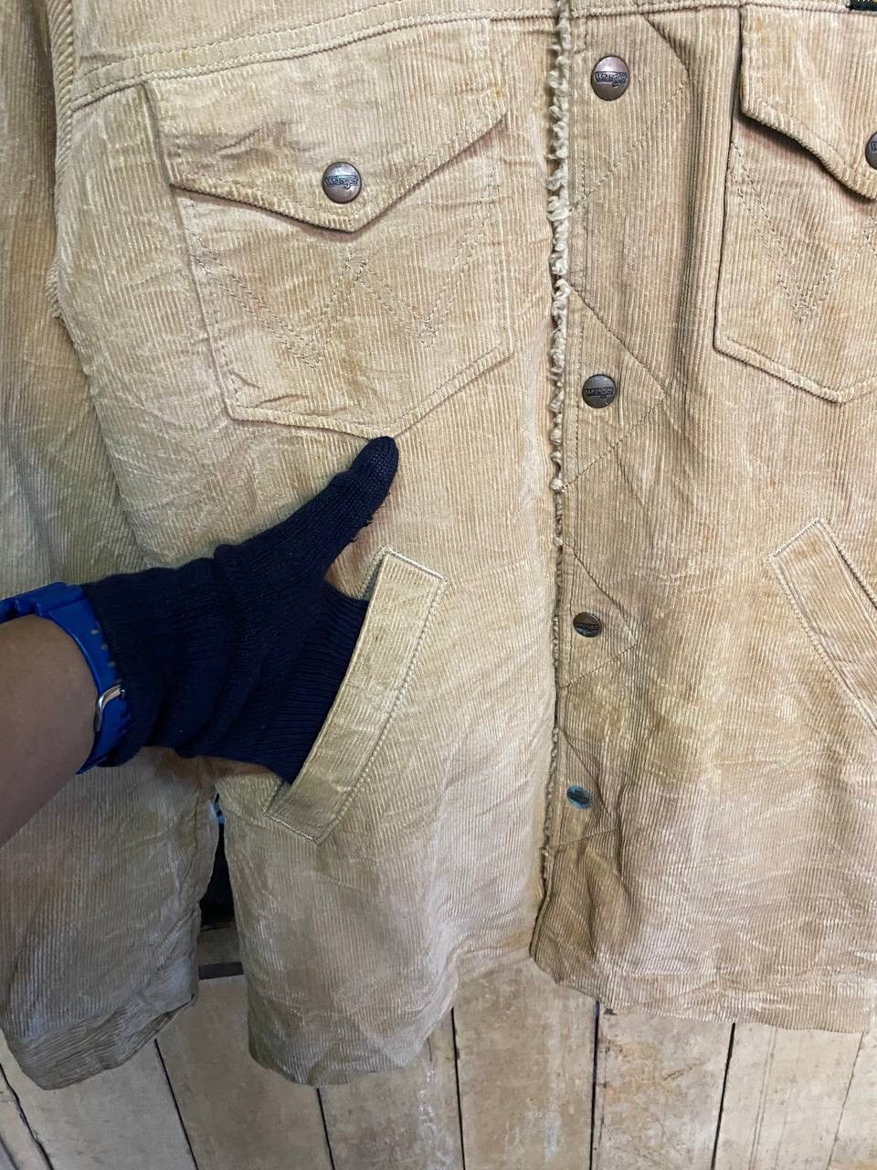 Vintage Vintage Wrangler Corduroy Sherpa Wrange Coat Size US M / EU 48-50 / 2 - 10 Thumbnail