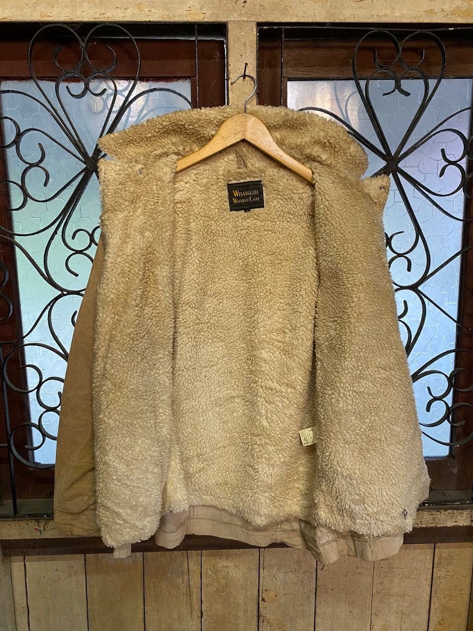 Vintage Vintage Wrangler Corduroy Sherpa Wrange Coat Size US M / EU 48-50 / 2 - 9 Thumbnail