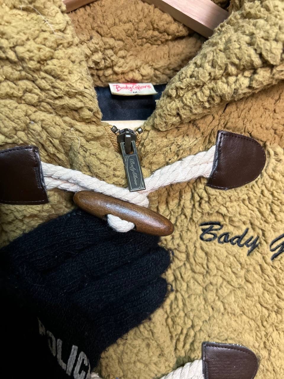 Body Glove 🔥BEST OFFER 🔥VINTAGE BODY GLOVE DUFFLE SHERPA COAT Size US M / EU 48-50 / 2 - 9 Thumbnail