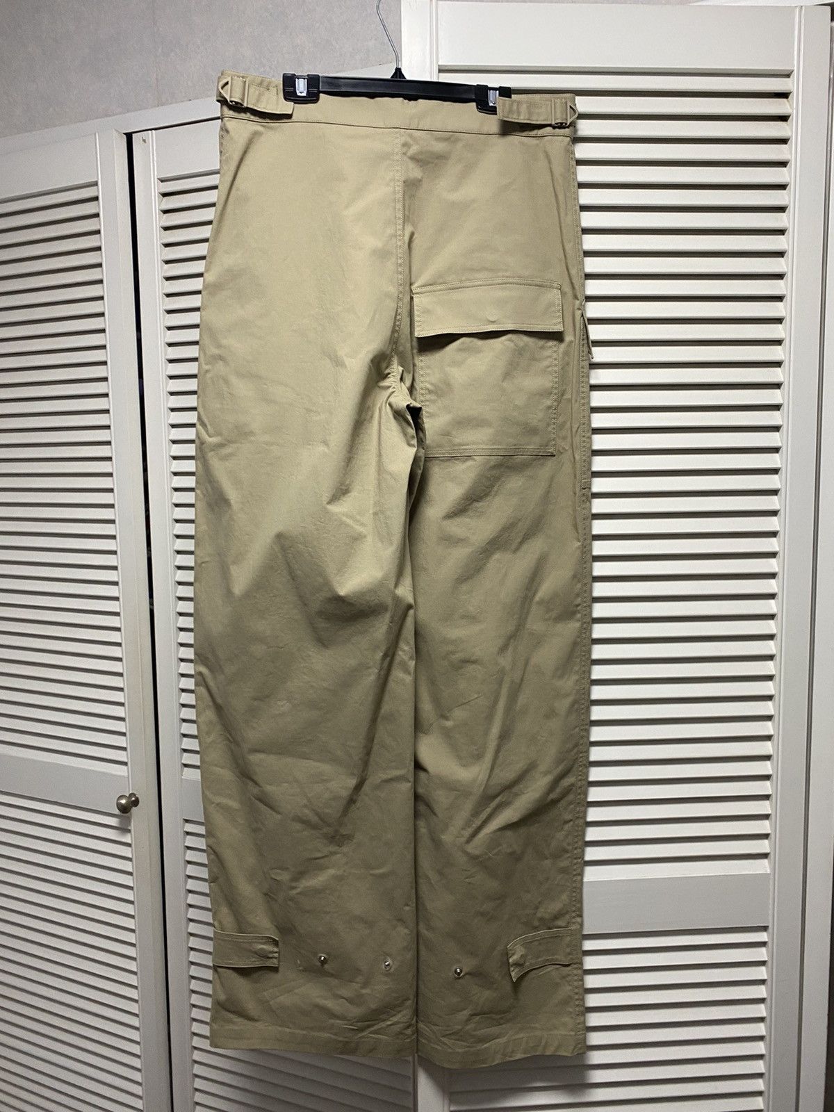 2020 cargo pants in beige