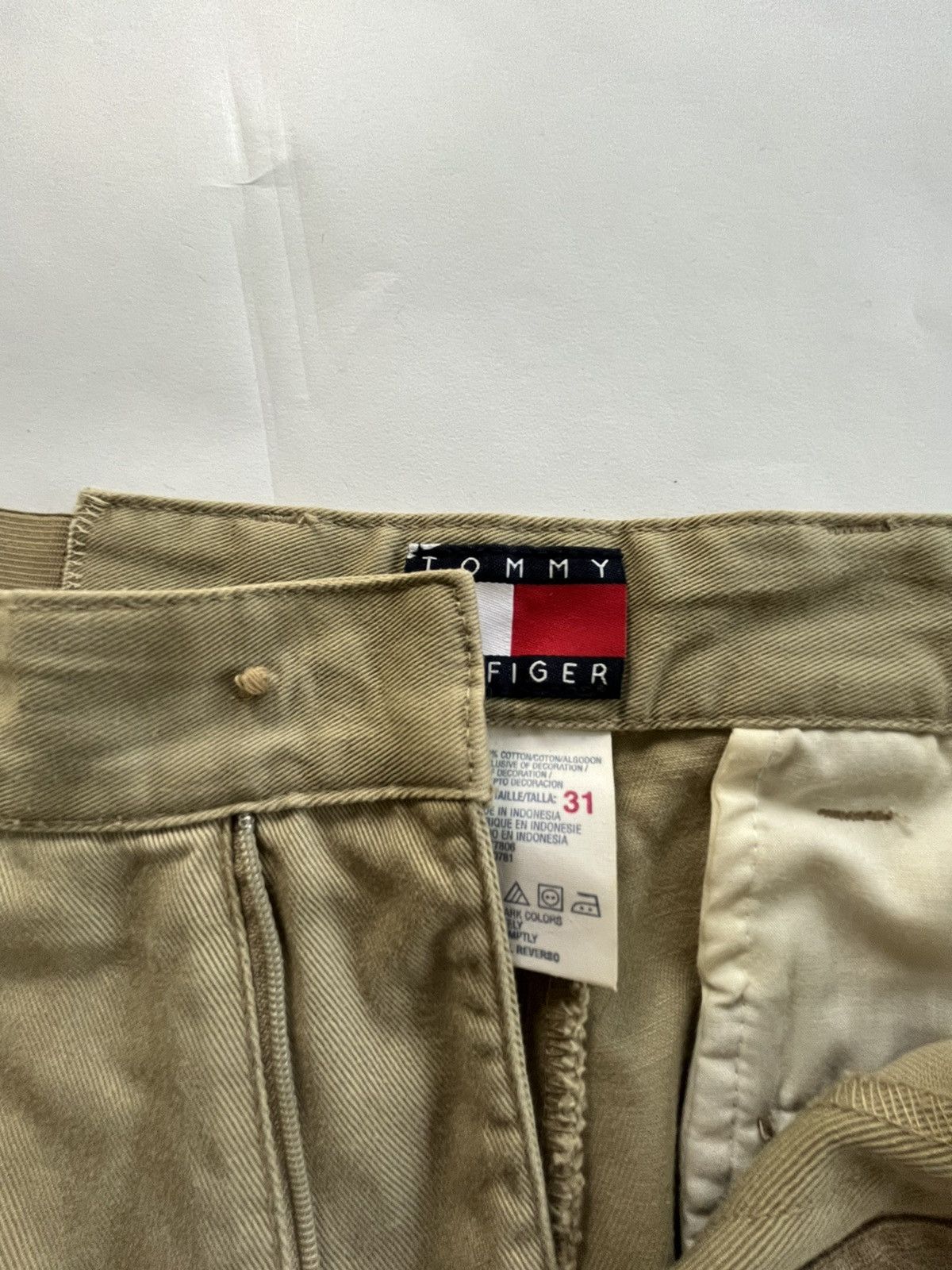 Other 2001 Tommy Hilfiger Chino Shorts Tan / 31 Size US 31 - 3 Thumbnail