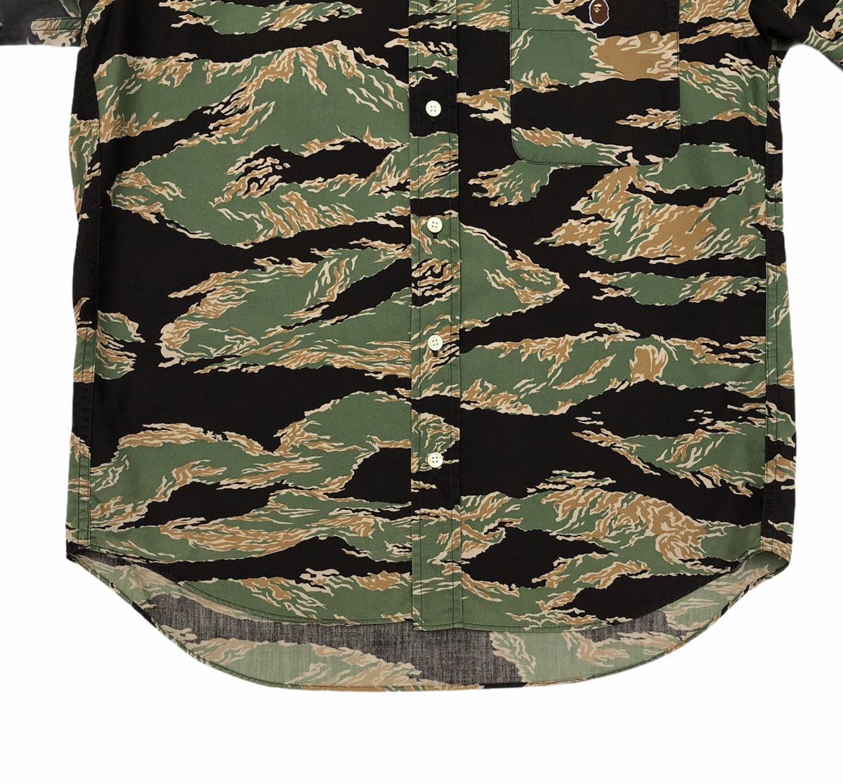 Bape Tiger Camo Button Up S/S Shirt Size US M / EU 48-50 / 2 - 6 Thumbnail