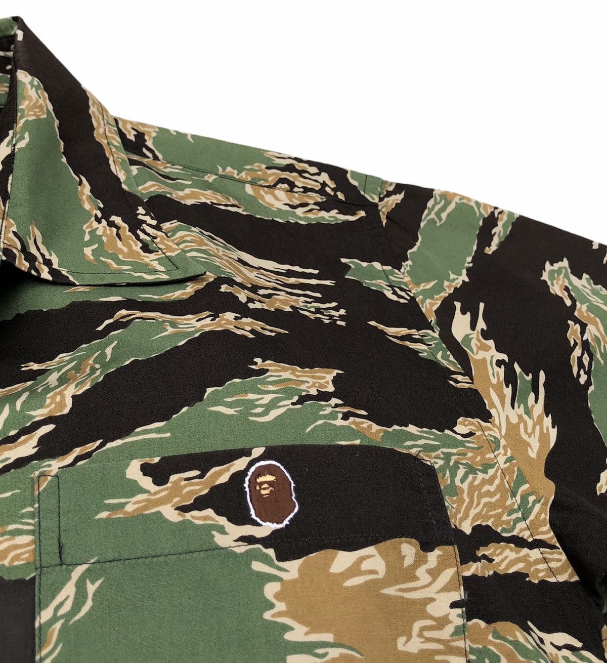 Bape Tiger Camo Button Up S/S Shirt Size US M / EU 48-50 / 2 - 9 Thumbnail