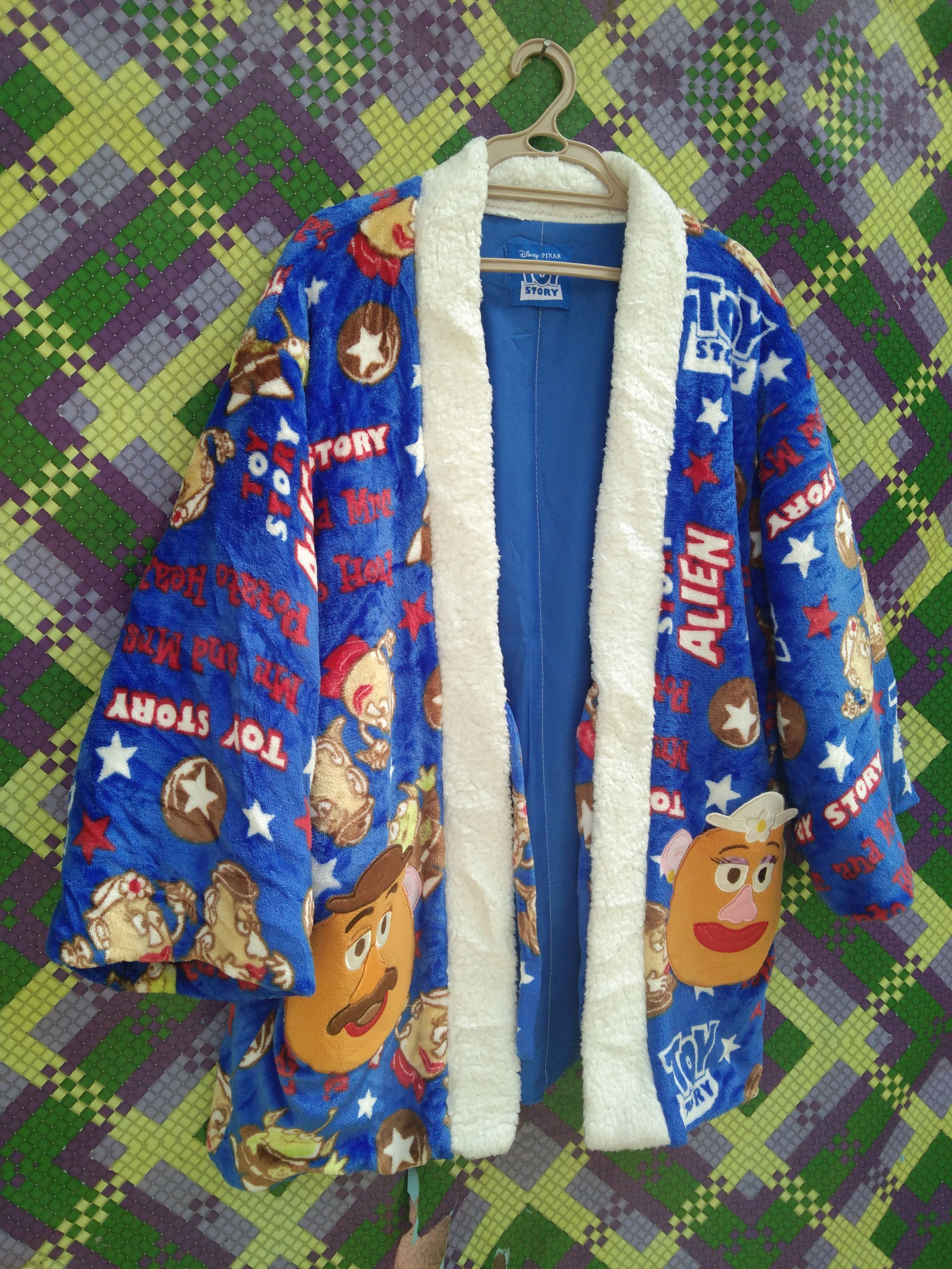 Other TOY STORY PRINTED FLEECE MEN'S KIMONO Size US L / EU 52-54 / 3 - 4 Thumbnail