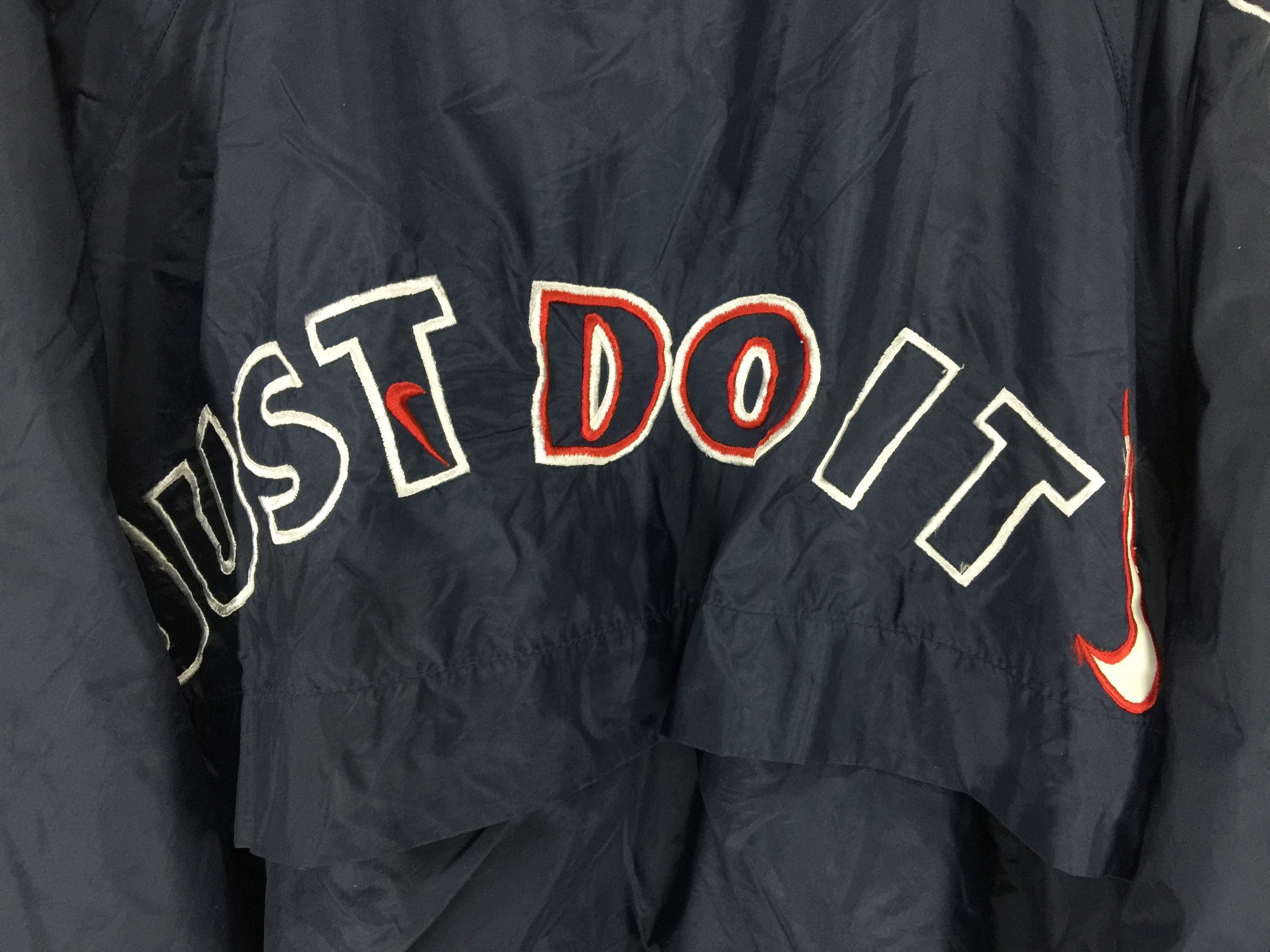 Nike × Vintage Nike spellout embroidery logo vintage 90s windbreaker Size US L / EU 52-54 / 3 - 4 Thumbnail