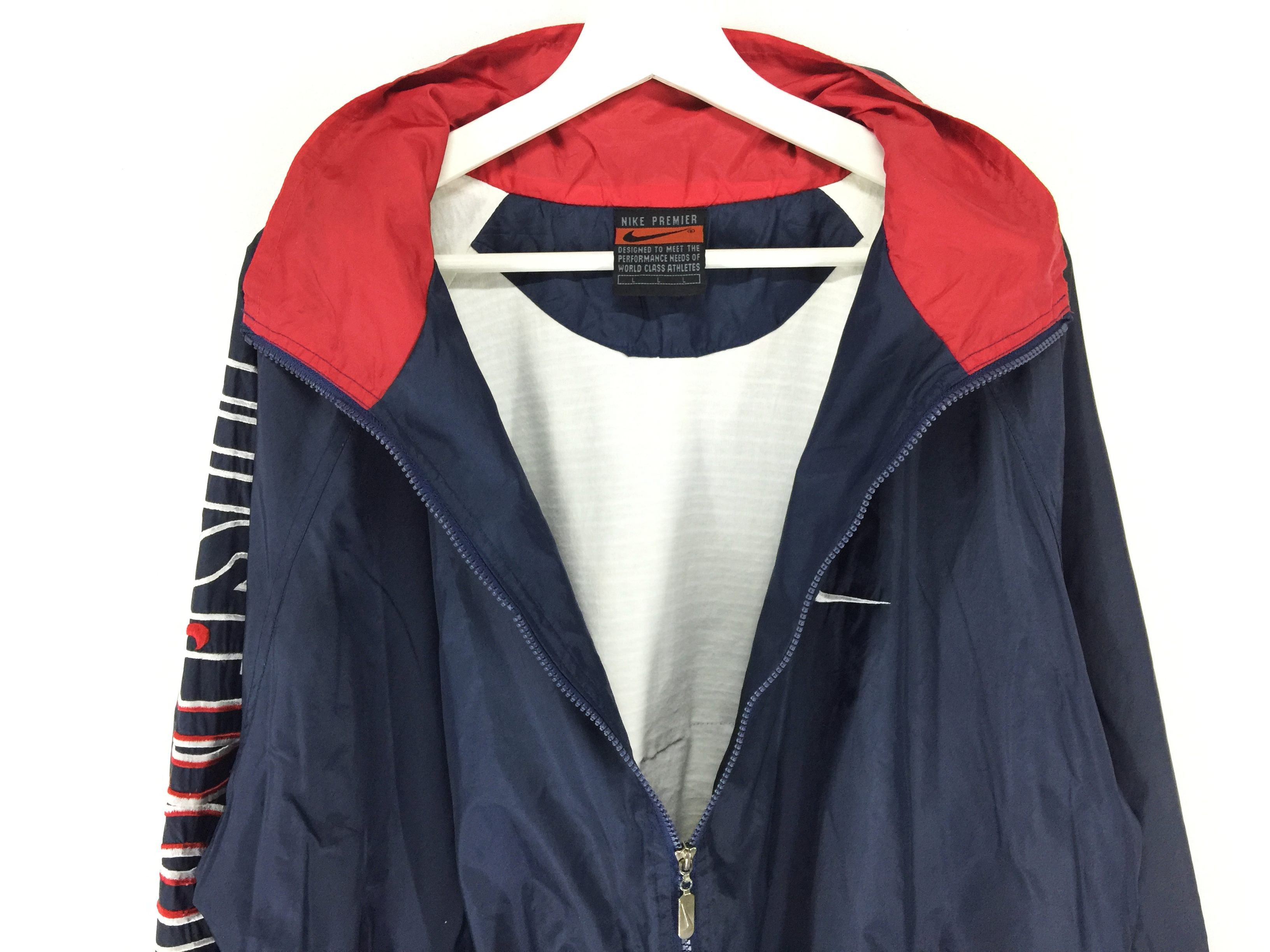 Nike × Vintage Nike spellout embroidery logo vintage 90s windbreaker Size US L / EU 52-54 / 3 - 9 Thumbnail