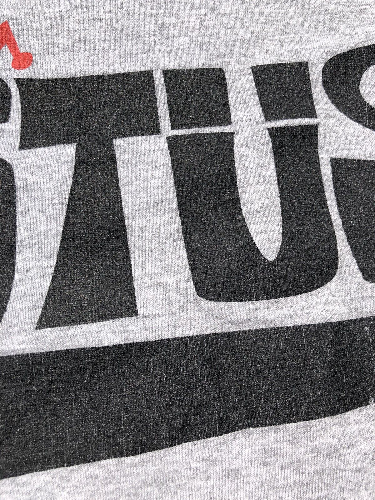 Stussy Vintage 2000s Stussy Big Logo Gray Tee Size US S / EU 44-46 / 1 - 8 Thumbnail
