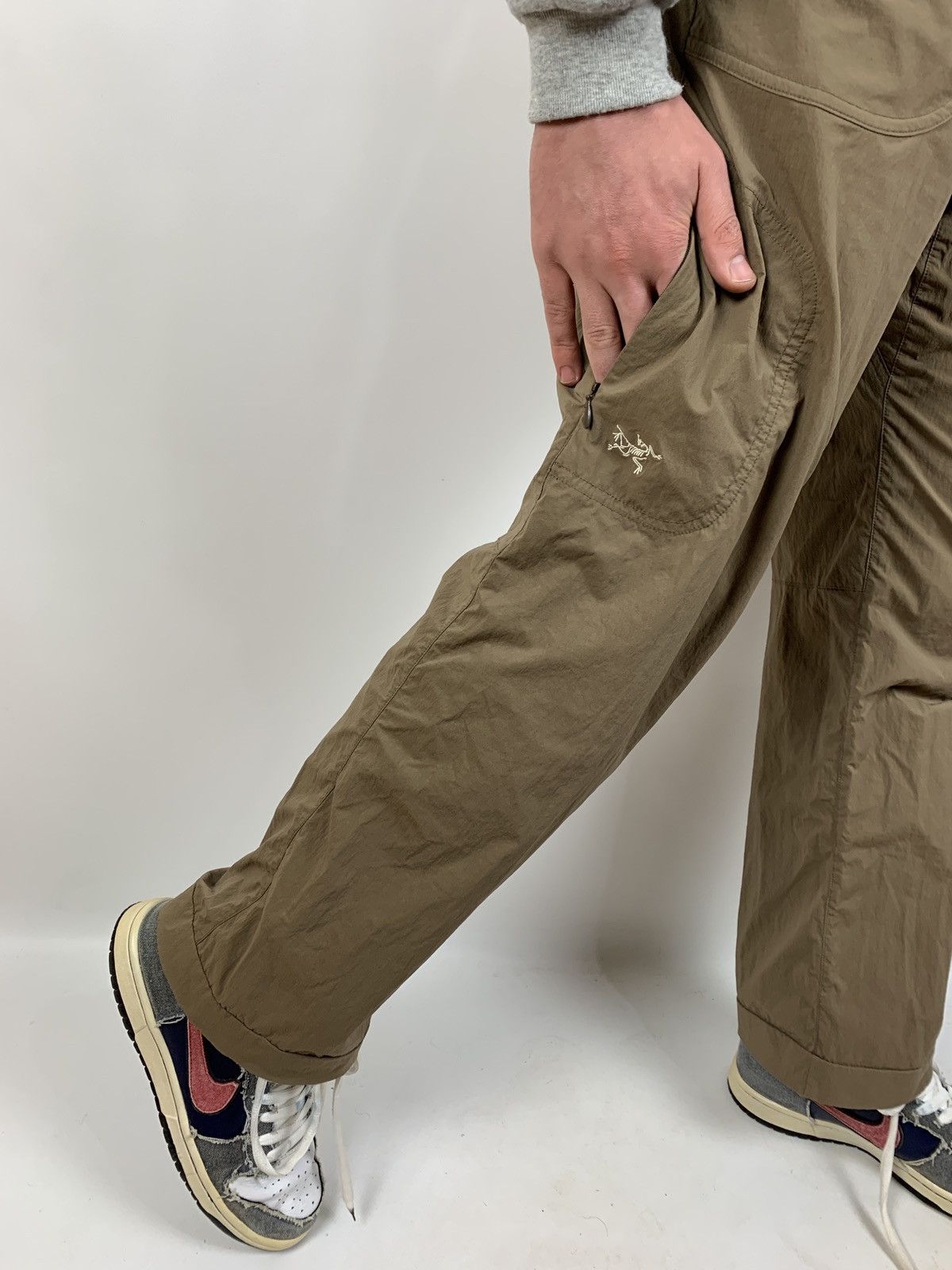 Arc'teryx Vintage Arcteryx Nylon Brown Cargo Pants Travis Style Size US 29 - 2 Thumbnail