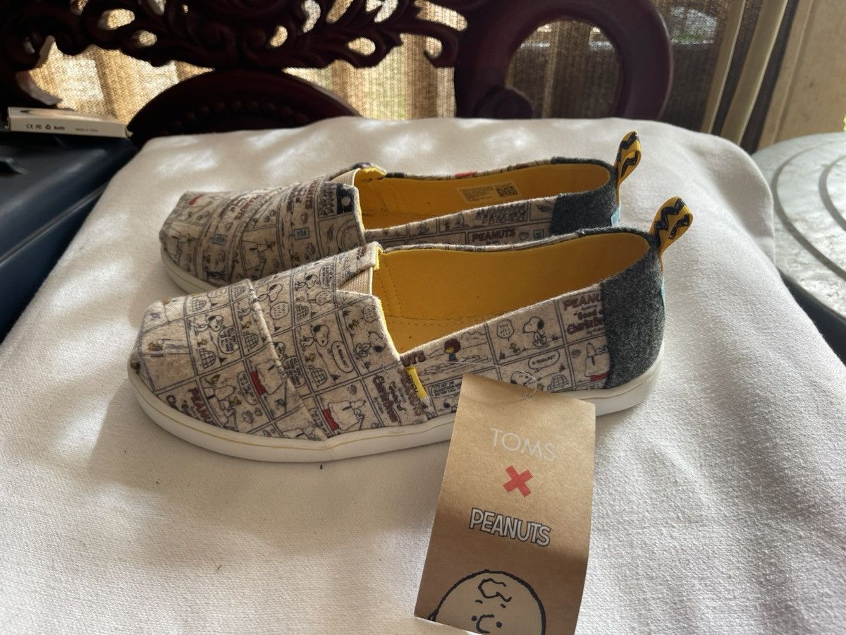 New Peanuts Toms Snoopy Woodstock Comic Print Women's 7