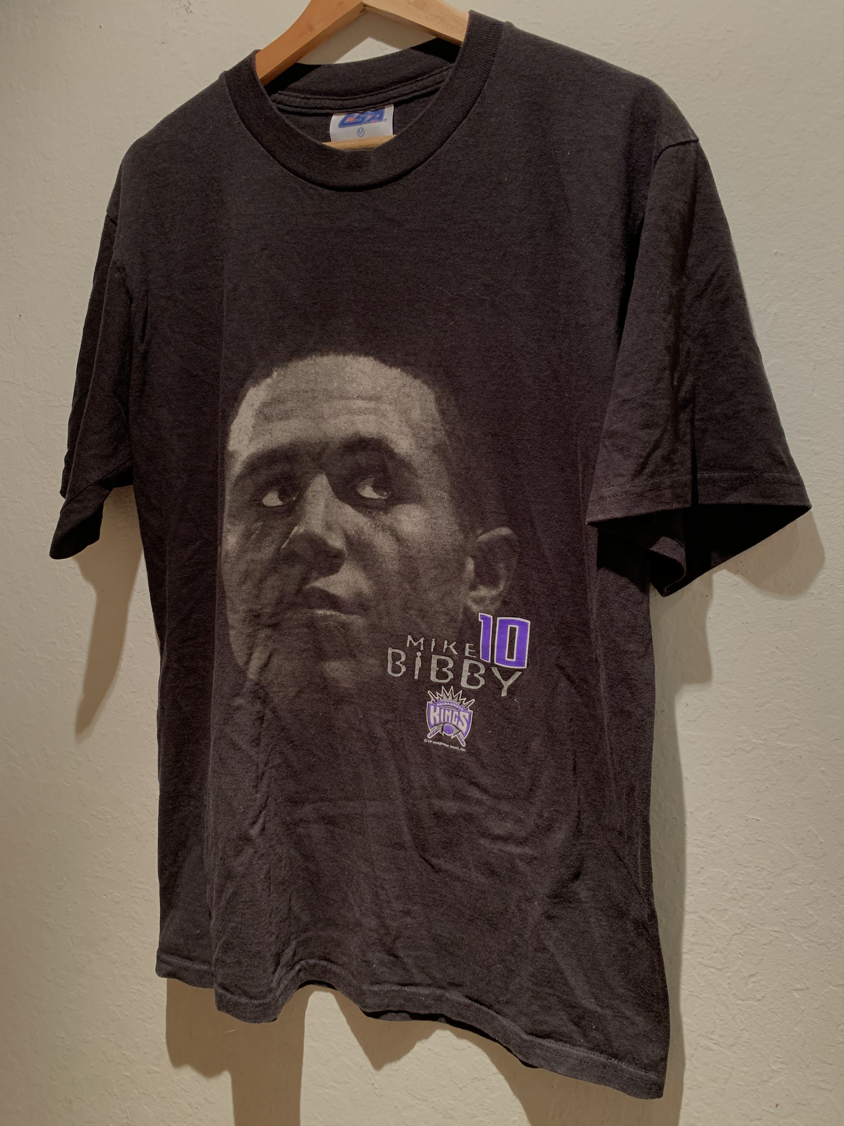 NBA × Vintage *RARE* Vintage Mike Bibby Sacramento Kings NBA T-Shirt - M Size US M / EU 48-50 / 2 - 1 Thumbnail
