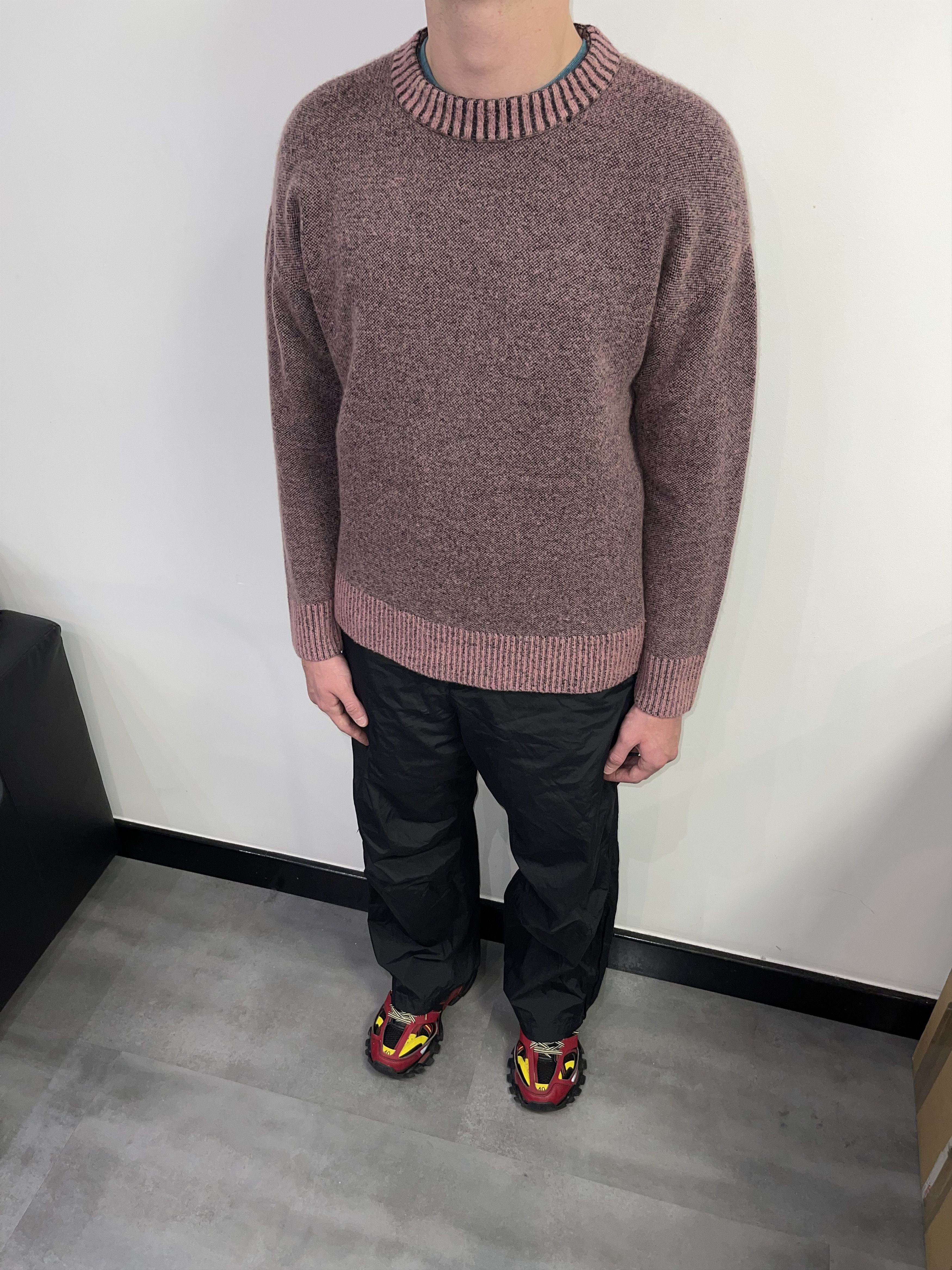Balenciaga AW15 Balenciaga Pink Distressed Wool Handknit Sweater Size US M / EU 48-50 / 2 - 7 Thumbnail