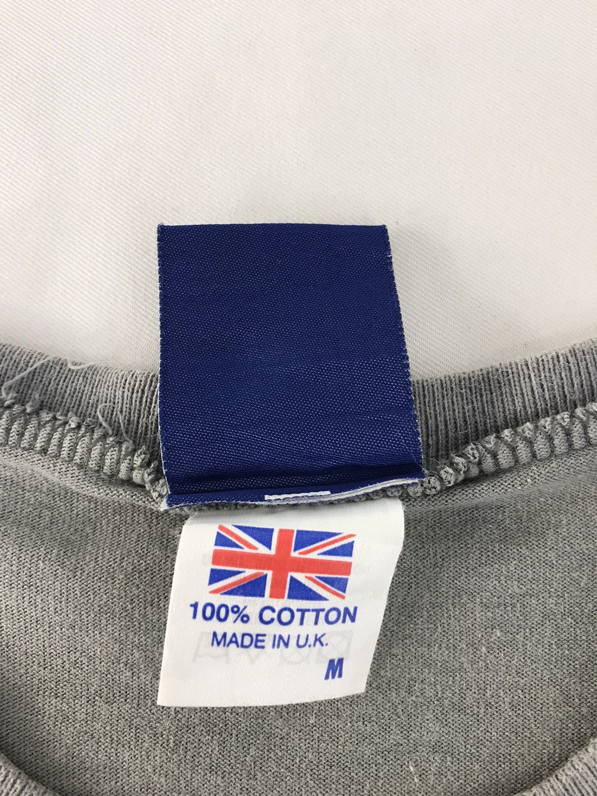 Vintage Vintage Stylorouge Made In England Picture a cigarette Tee Size US S / EU 44-46 / 1 - 6 Thumbnail