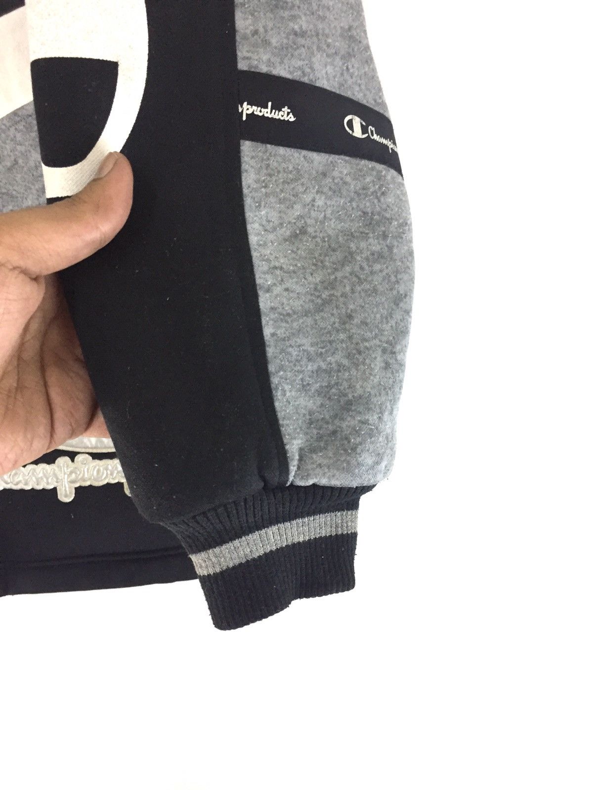 Champion Champion sweater winter with hooded fleece inside big logo Size US L / EU 52-54 / 3 - 5 Thumbnail