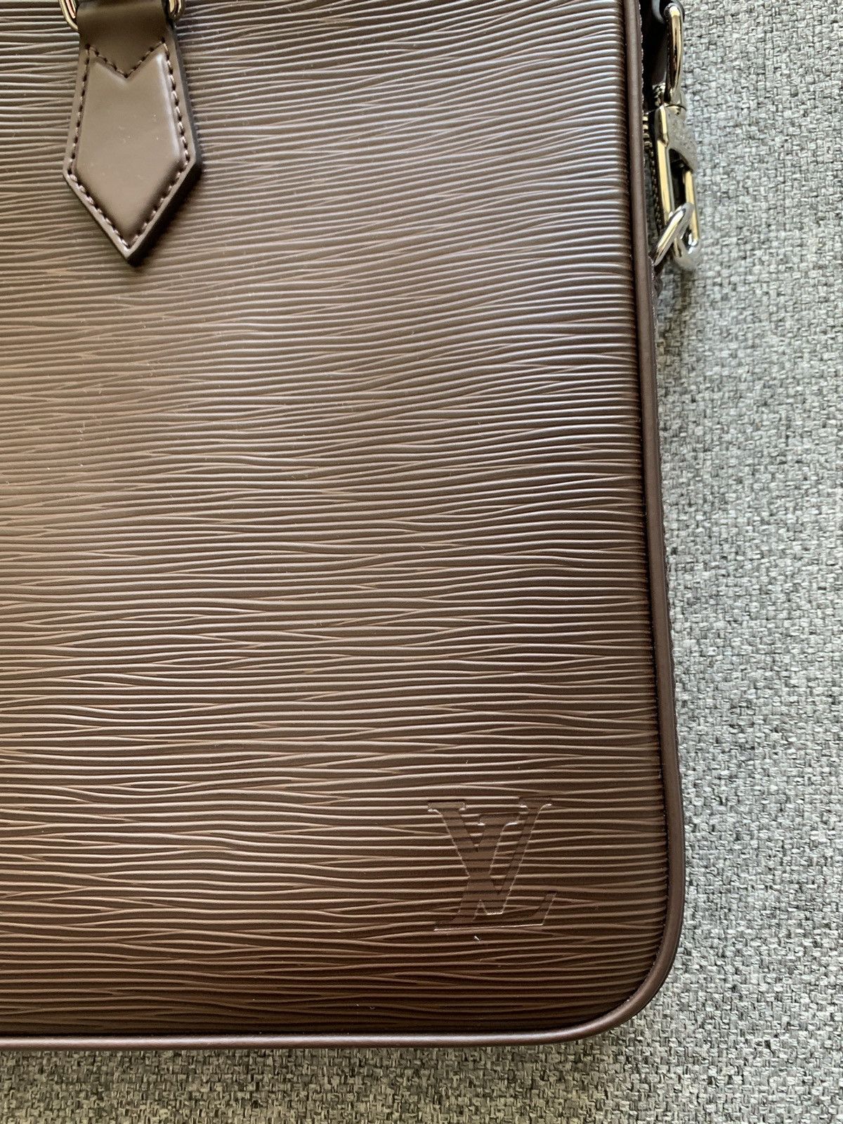 Louis Vuitton Louis Vuitton Size ONE SIZE - 8 Thumbnail