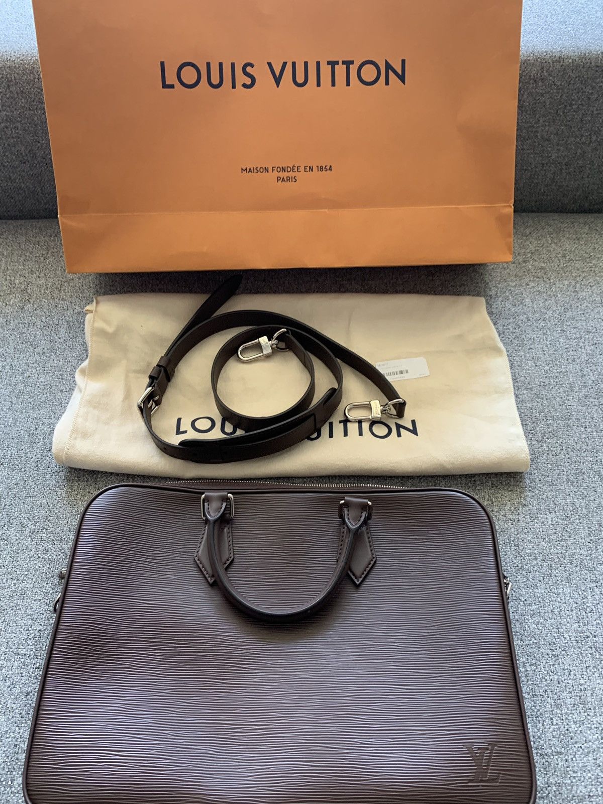 Louis Vuitton Louis Vuitton Size ONE SIZE - 6 Thumbnail