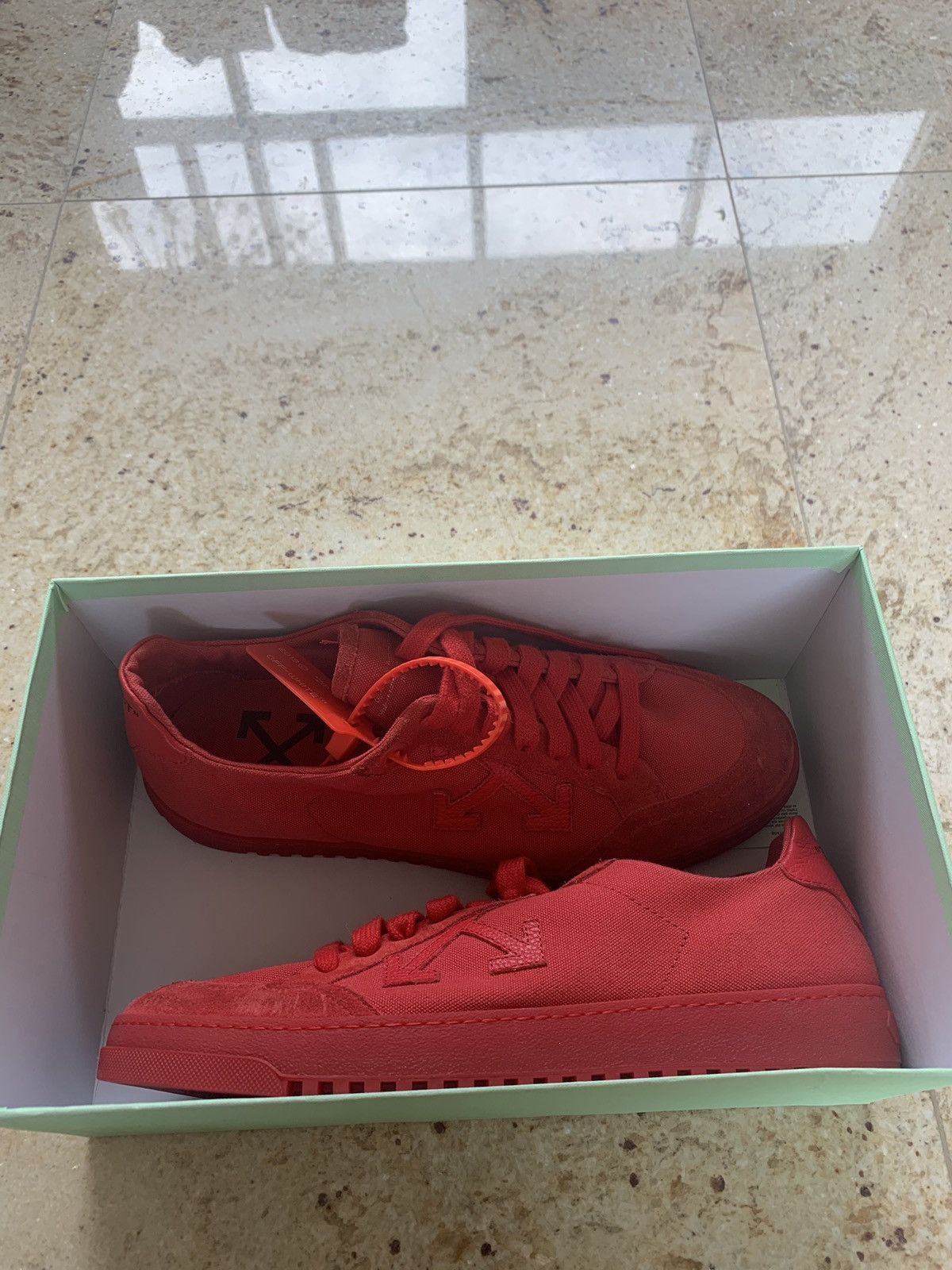 Off-White o1rshd1 2.0 Low Top Red Sneakers Size US 9 / EU 42 - 1 Thumbnail