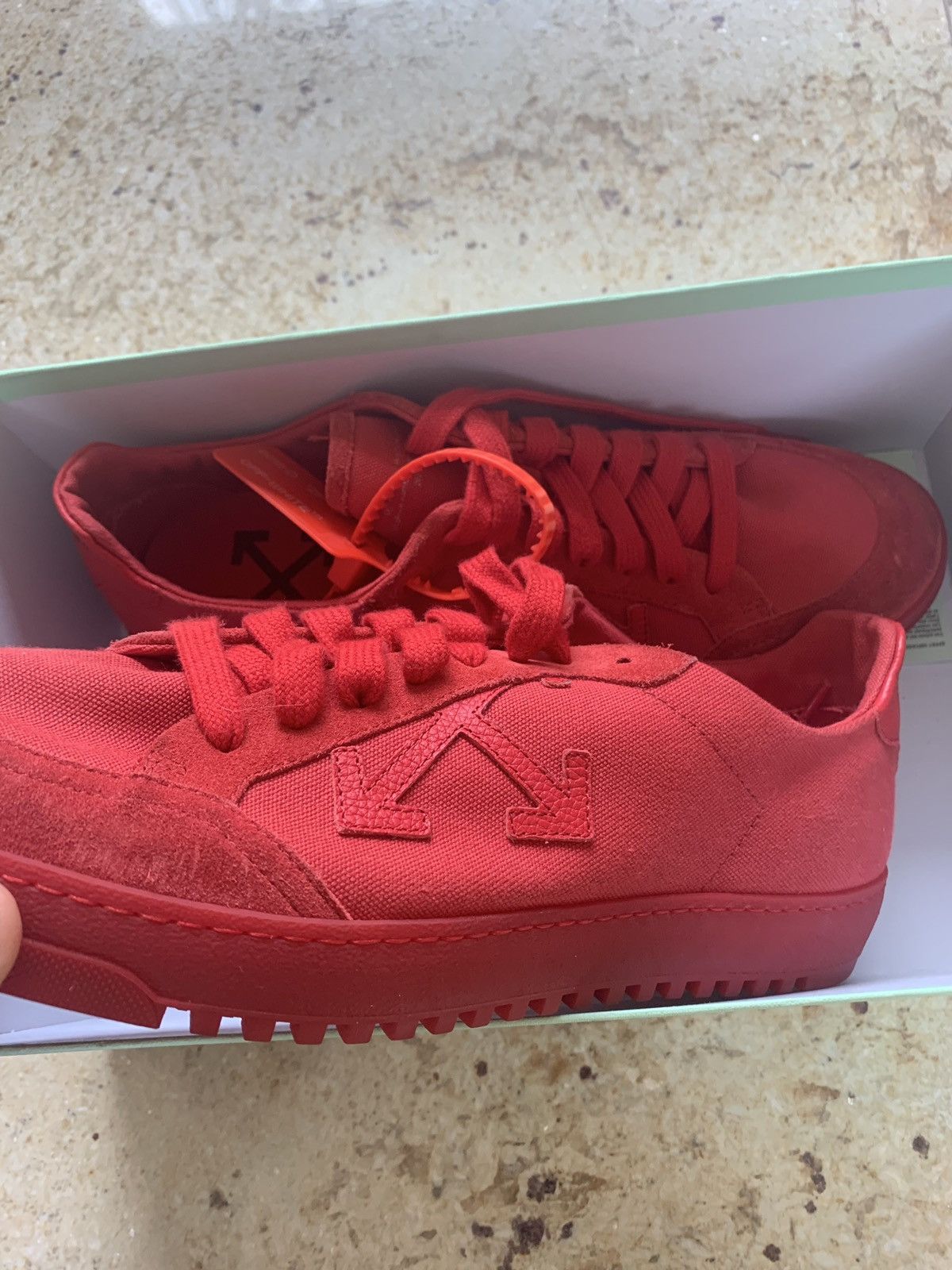 Off-White o1rshd1 2.0 Low Top Red Sneakers Size US 9 / EU 42 - 7 Thumbnail
