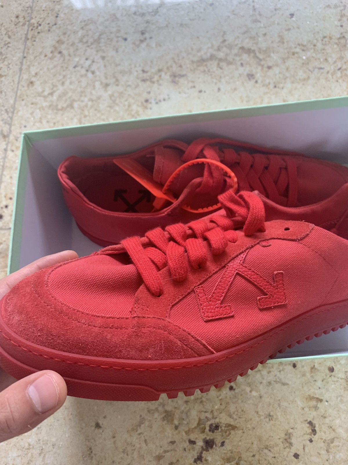 Off-White o1rshd1 2.0 Low Top Red Sneakers Size US 9 / EU 42 - 2 Thumbnail